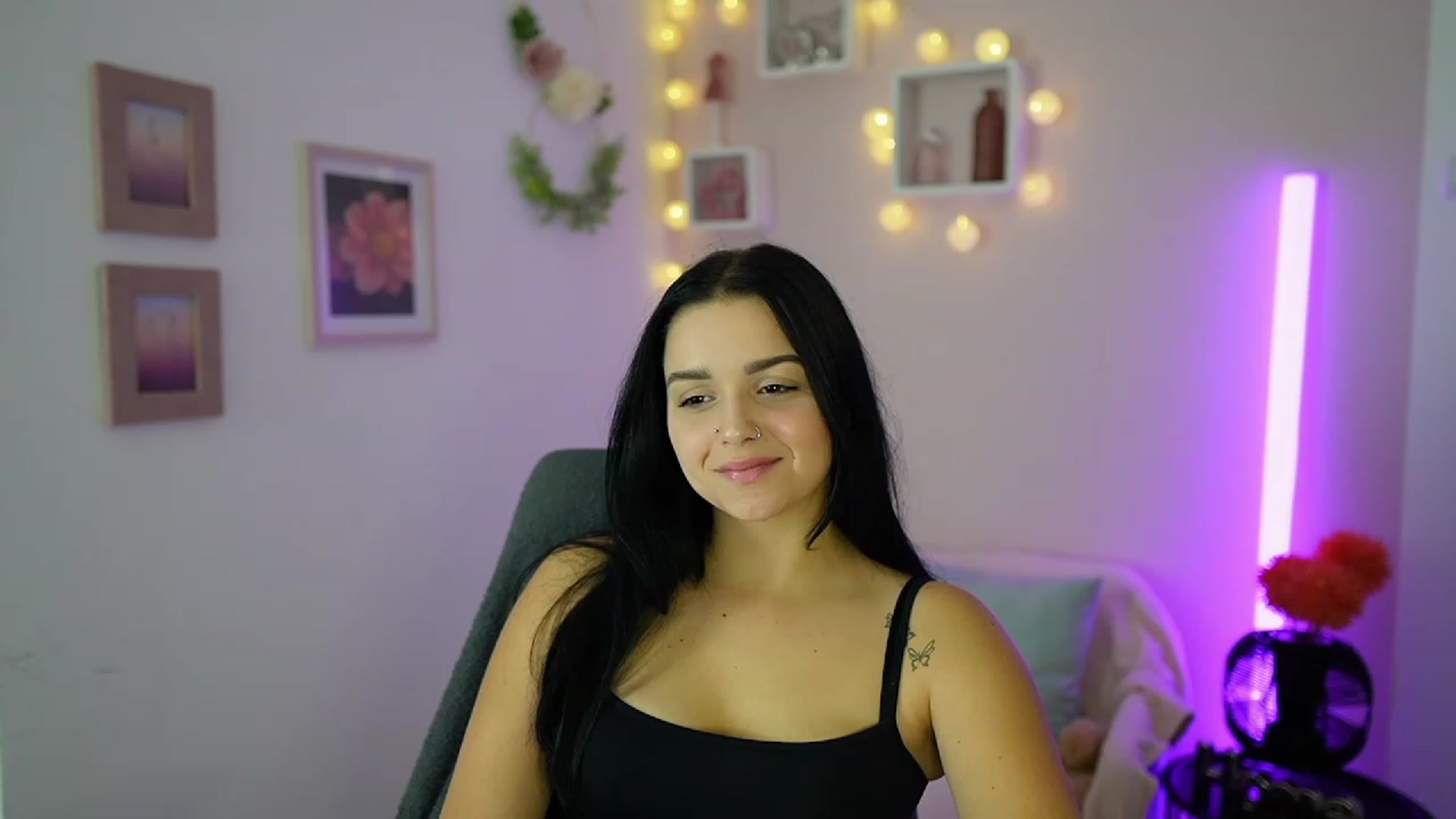 Gallery image thumbnail from Sola_Zola18's myfreecams stream on, 10/12/2023, 19:47 image 3 of 20