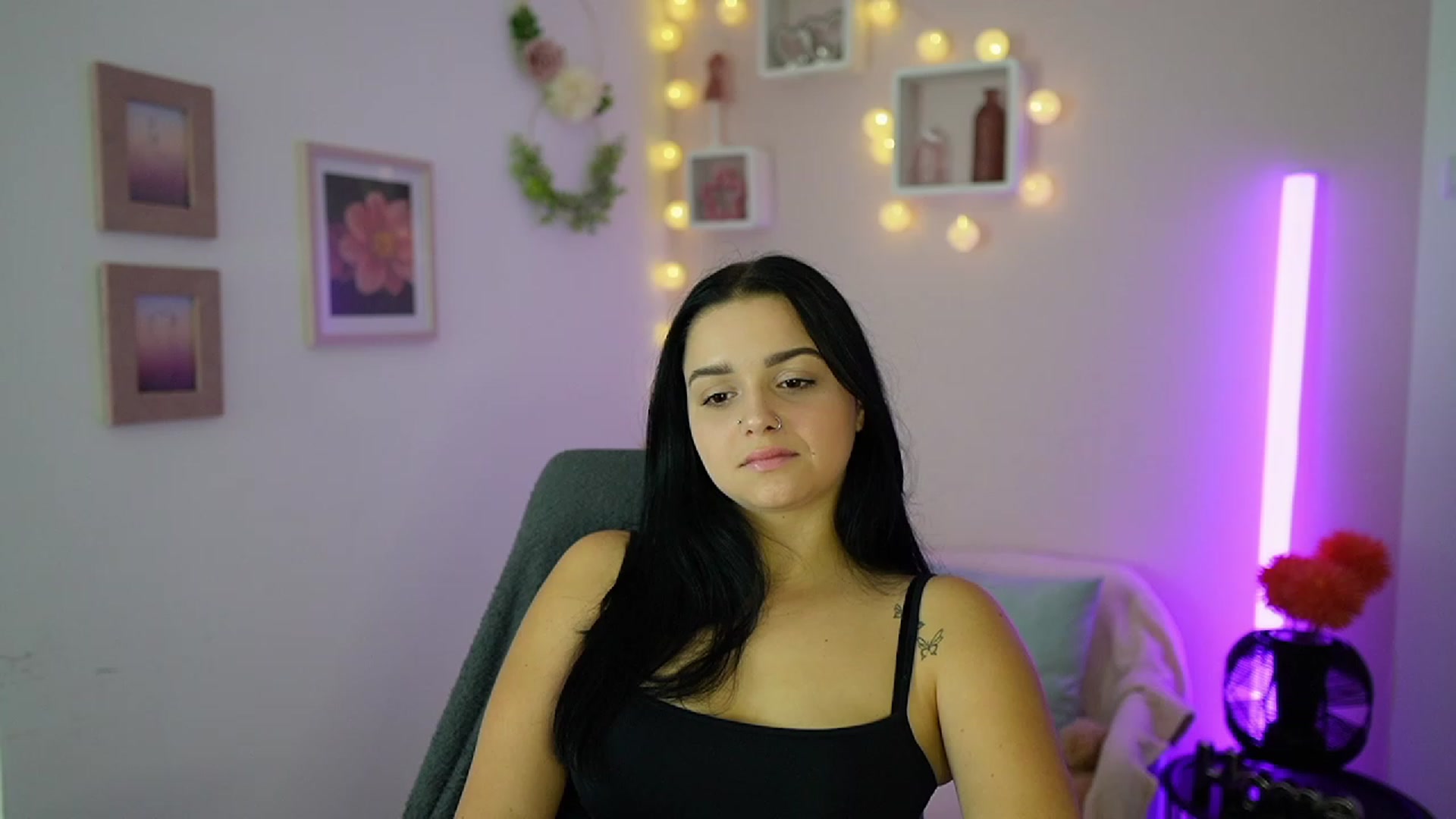 Gallery image thumbnail from Sola_Zola18's myfreecams stream on, 10/12/2023, 19:47 image 6 of 20