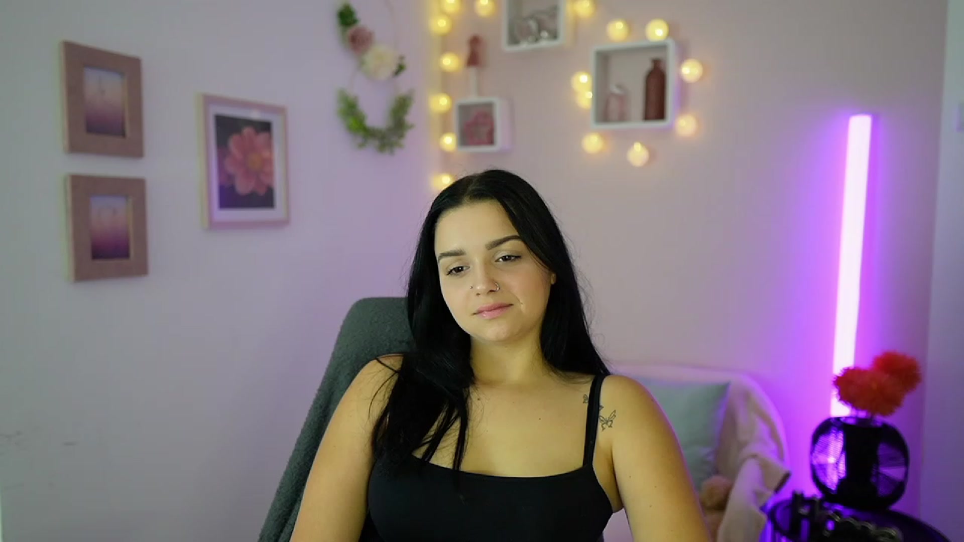 Gallery image thumbnail from Sola_Zola18's myfreecams stream on, 10/12/2023, 19:47 image 5 of 20
