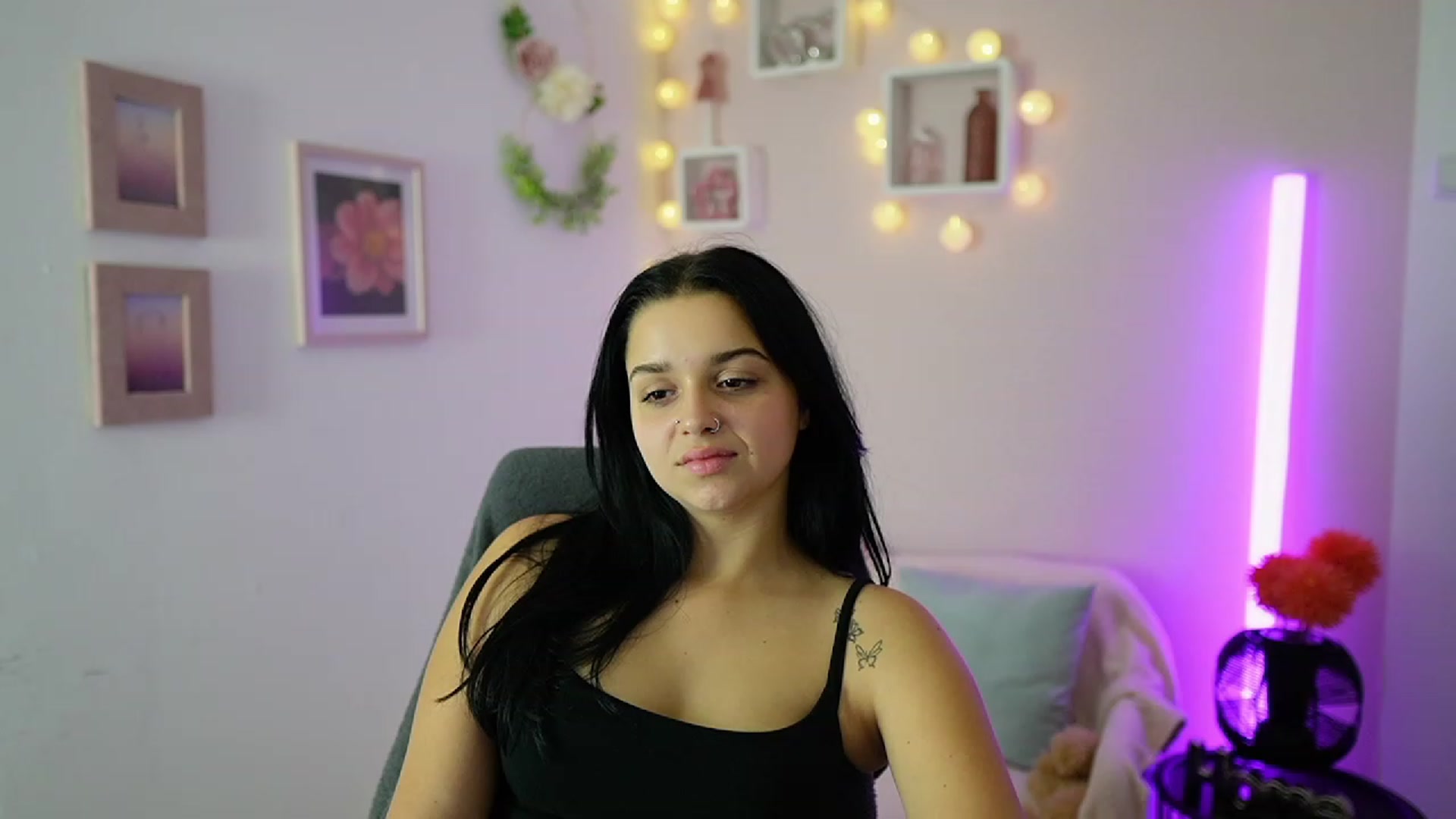 Gallery image thumbnail from Sola_Zola18's myfreecams stream on, 10/13/2023, 20:32 image 12 of 20