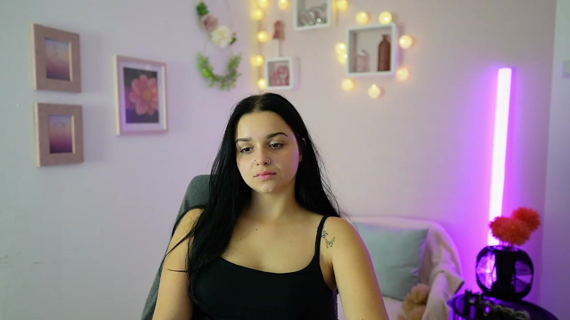 Gallery image thumbnail from Sola_Zola18's myfreecams stream on, 10/13/2023, 20:32 image 6 of 20