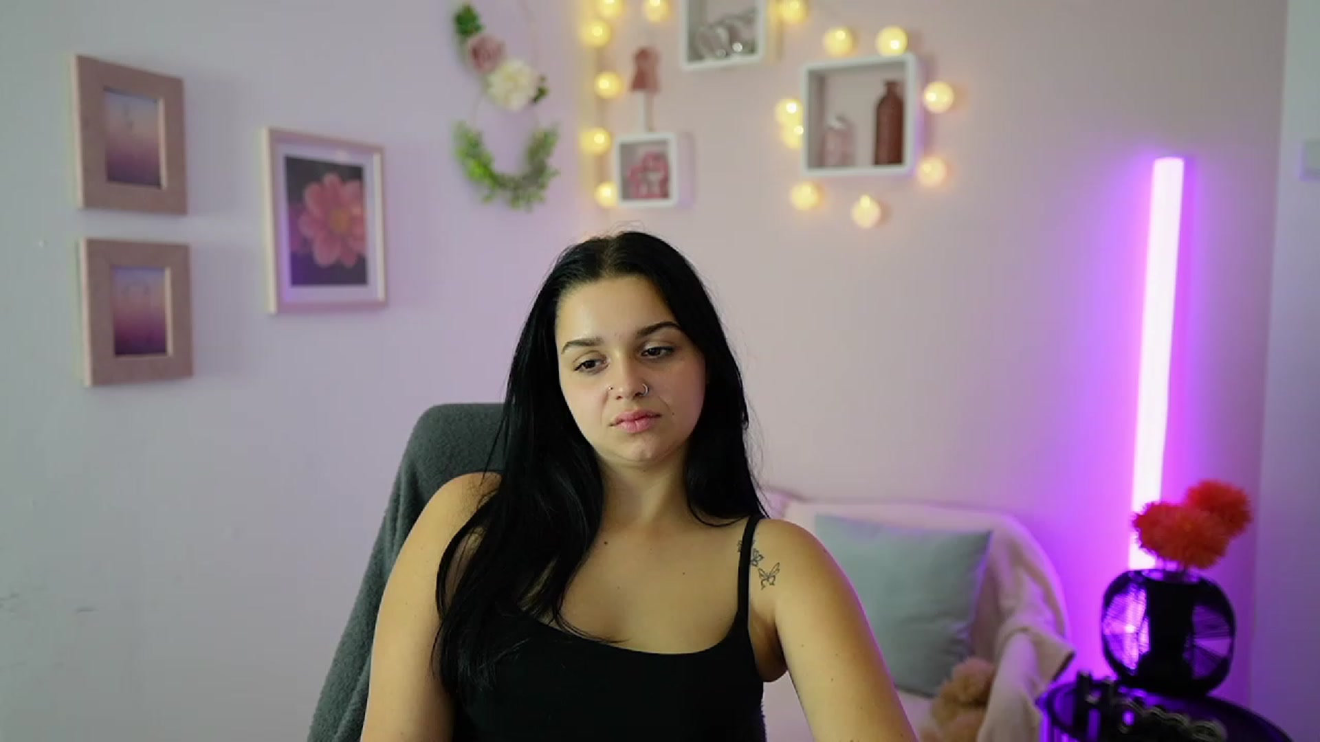 Gallery image thumbnail from Sola_Zola18's myfreecams stream on, 10/13/2023, 20:32 image 14 of 20