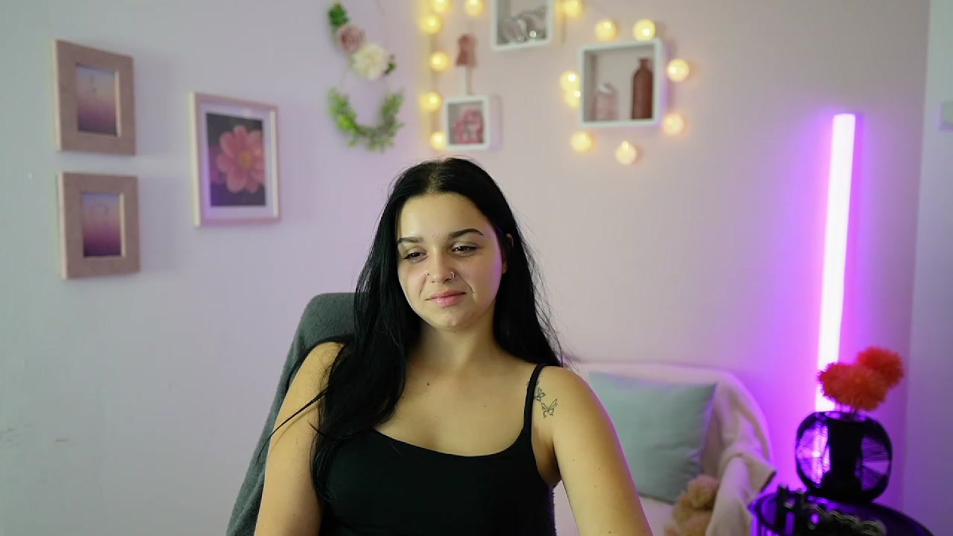 Gallery image thumbnail from Sola_Zola18's myfreecams stream on, 10/13/2023, 20:32 image 8 of 20