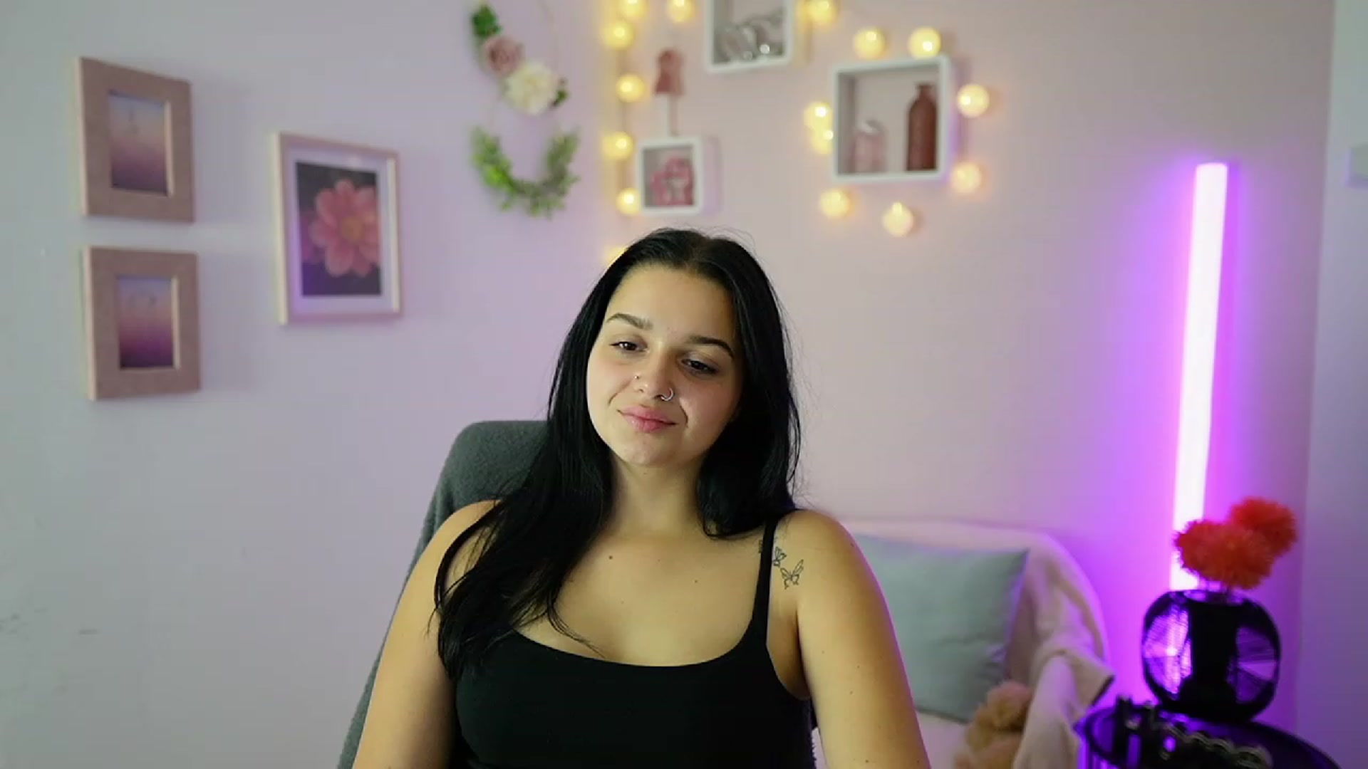 Gallery image thumbnail from Sola_Zola18's myfreecams stream on, 10/13/2023, 20:32 image 13 of 20
