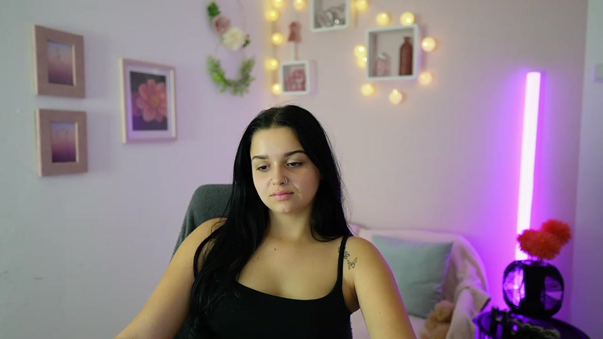 Gallery image thumbnail from Sola_Zola18's myfreecams stream on, 10/13/2023, 20:32 image 15 of 20