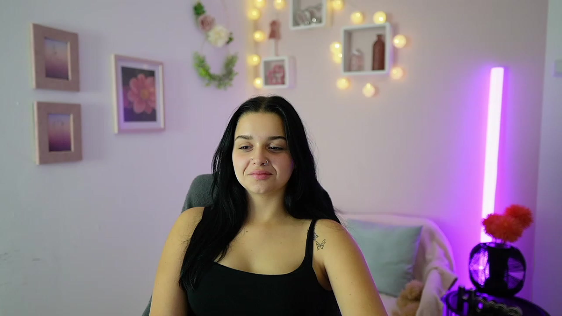 Gallery image thumbnail from Sola_Zola18's myfreecams stream on, 10/13/2023, 20:32 image 2 of 20