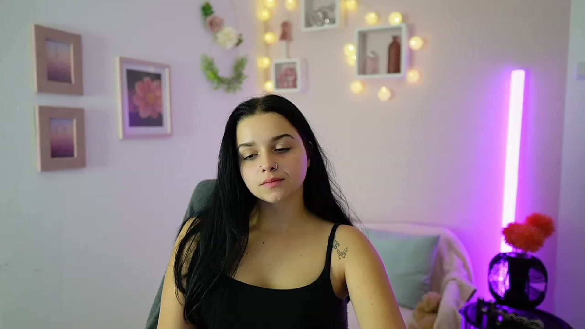 Gallery image thumbnail from Sola_Zola18's myfreecams stream on, 10/13/2023, 20:32 image 5 of 20