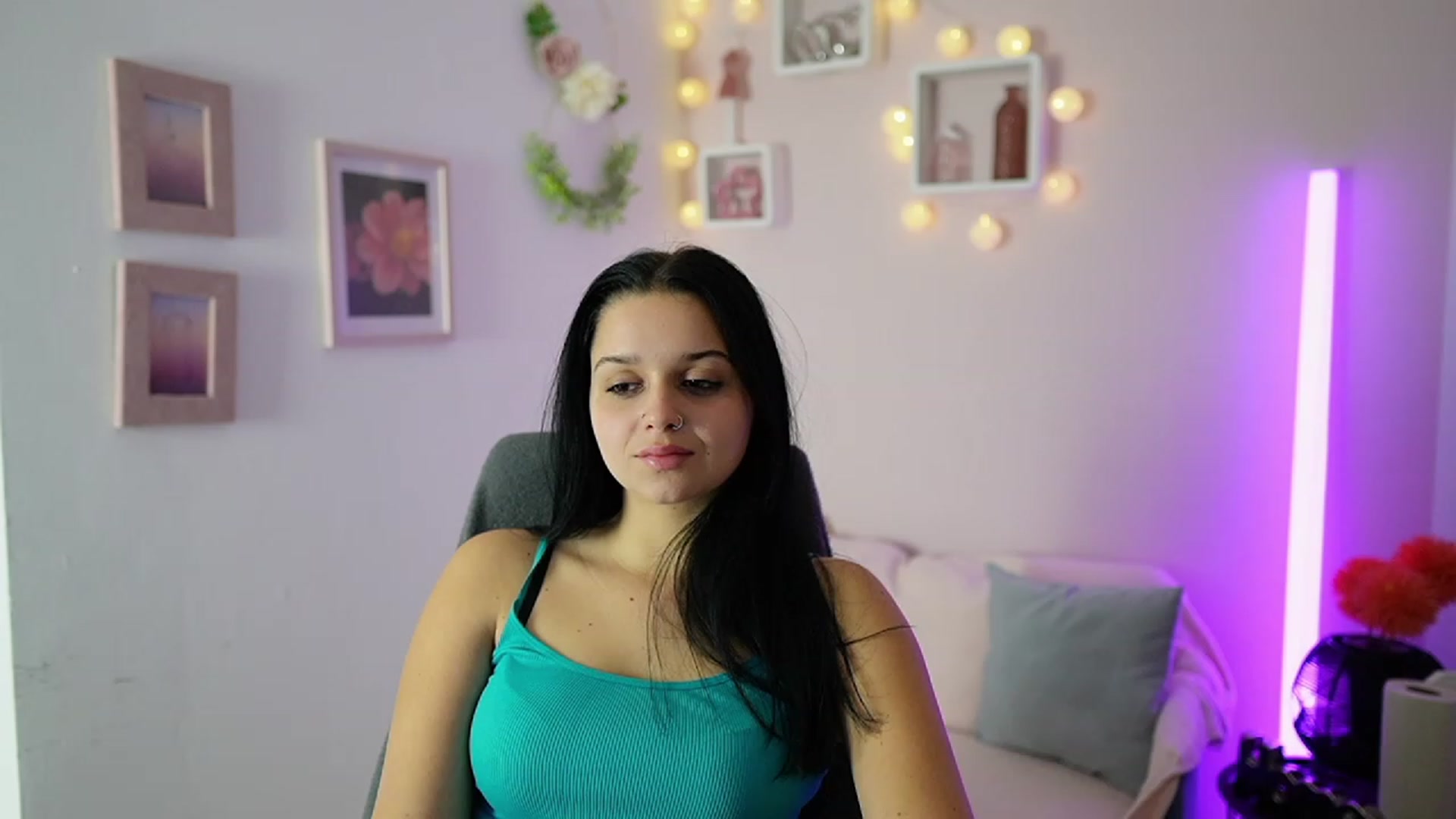Gallery image thumbnail from Sola_Zola18's myfreecams stream on, 10/17/2023, 19:39 image 7 of 20