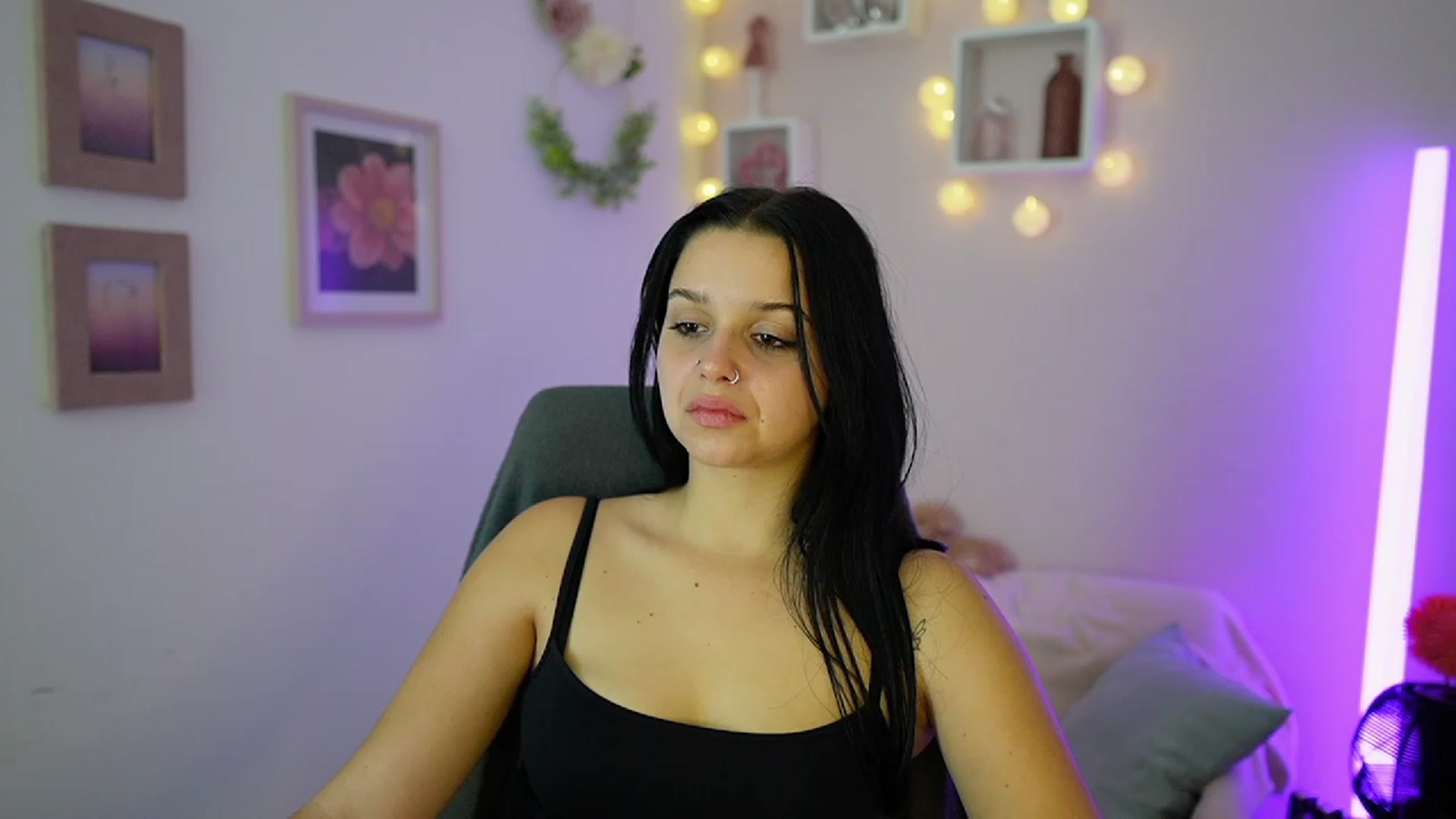 Gallery image thumbnail from Sola_Zola18's myfreecams stream on, 10/18/2023, 21:57 image 20 of 20