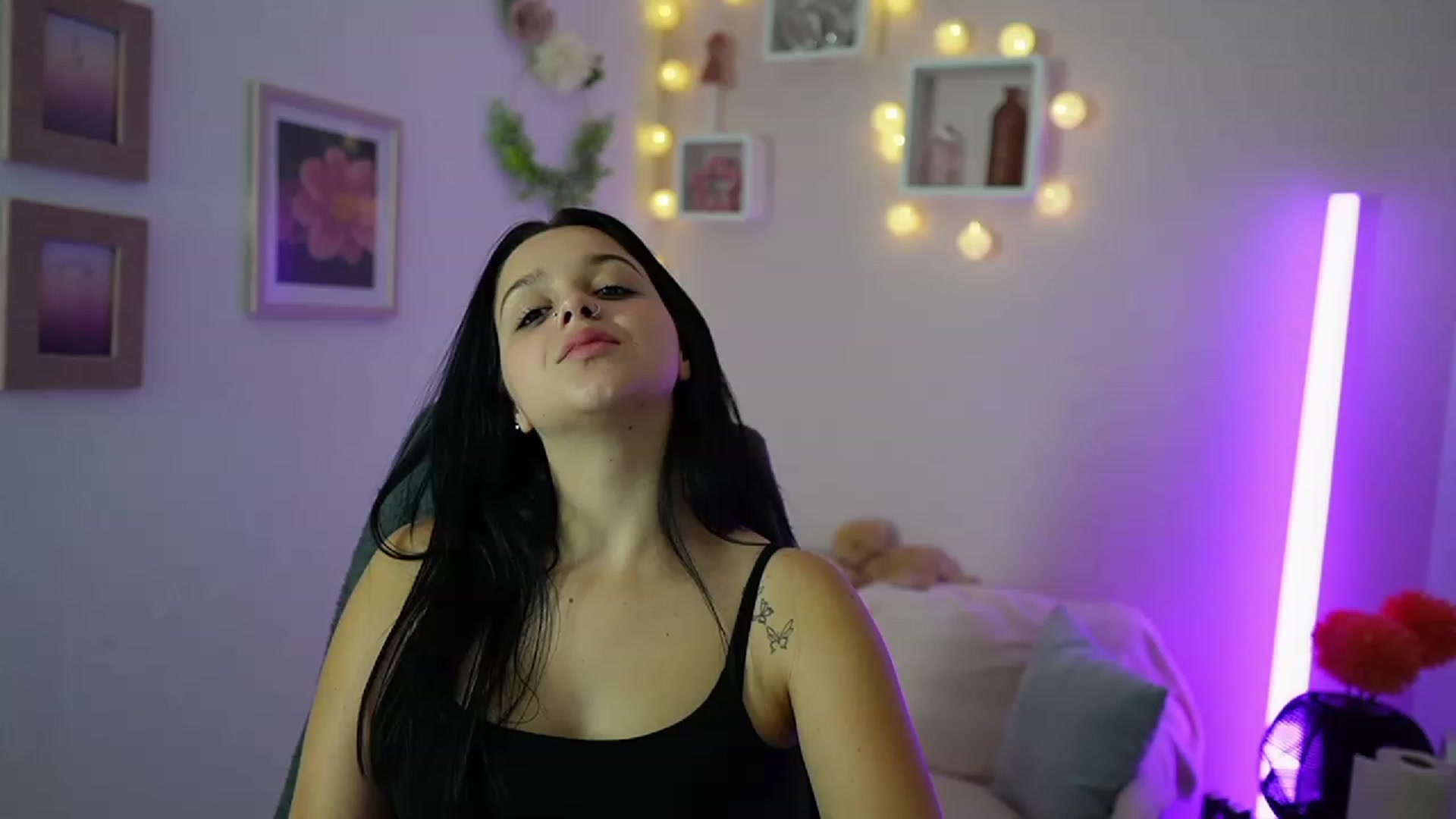 Gallery image thumbnail from Sola_Zola18's myfreecams stream on, 10/20/2023, 22:22 image 11 of 20
