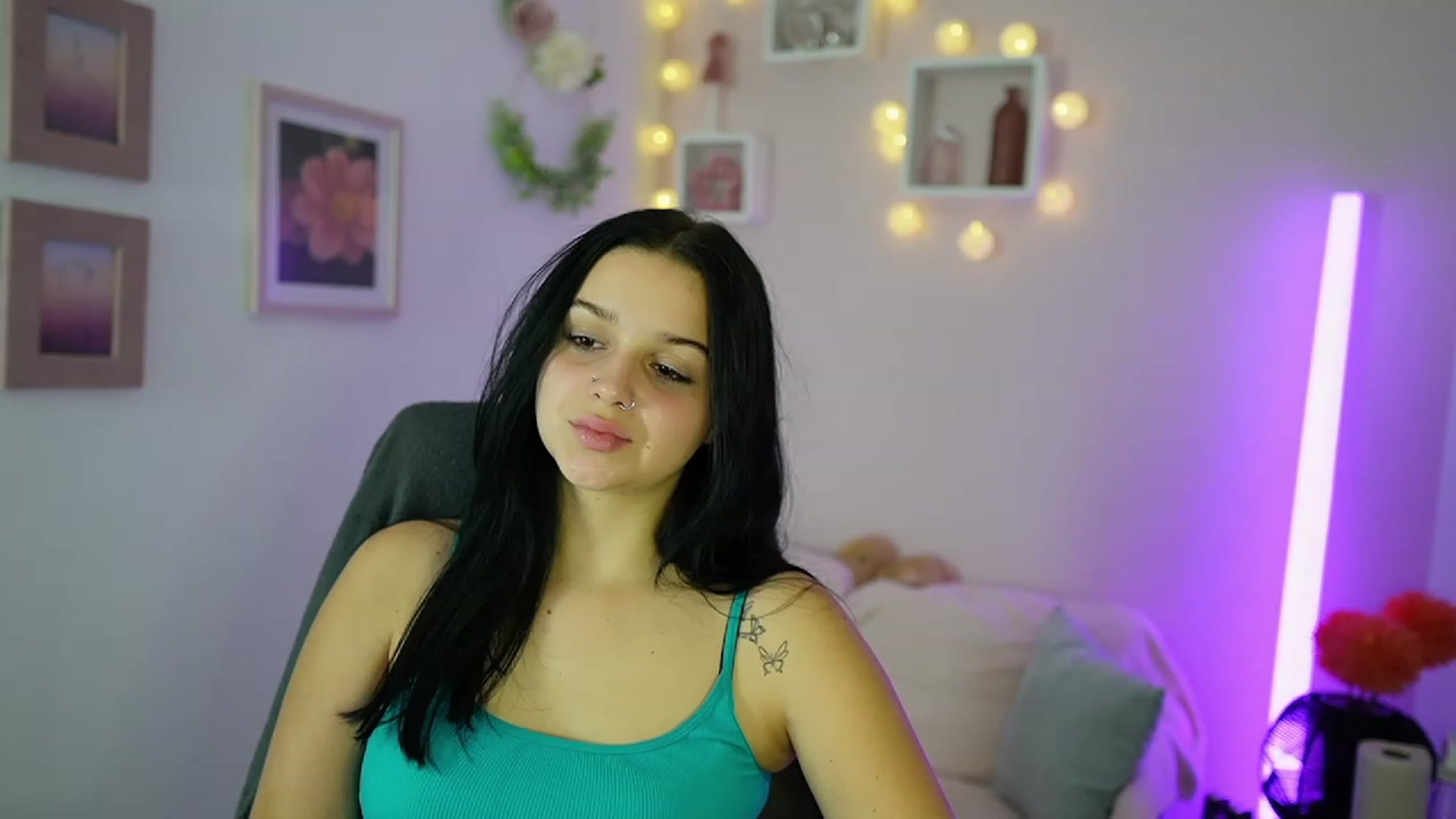 Gallery image thumbnail from Sola_Zola18's myfreecams stream on, 10/21/2023, 20:16 image 6 of 20