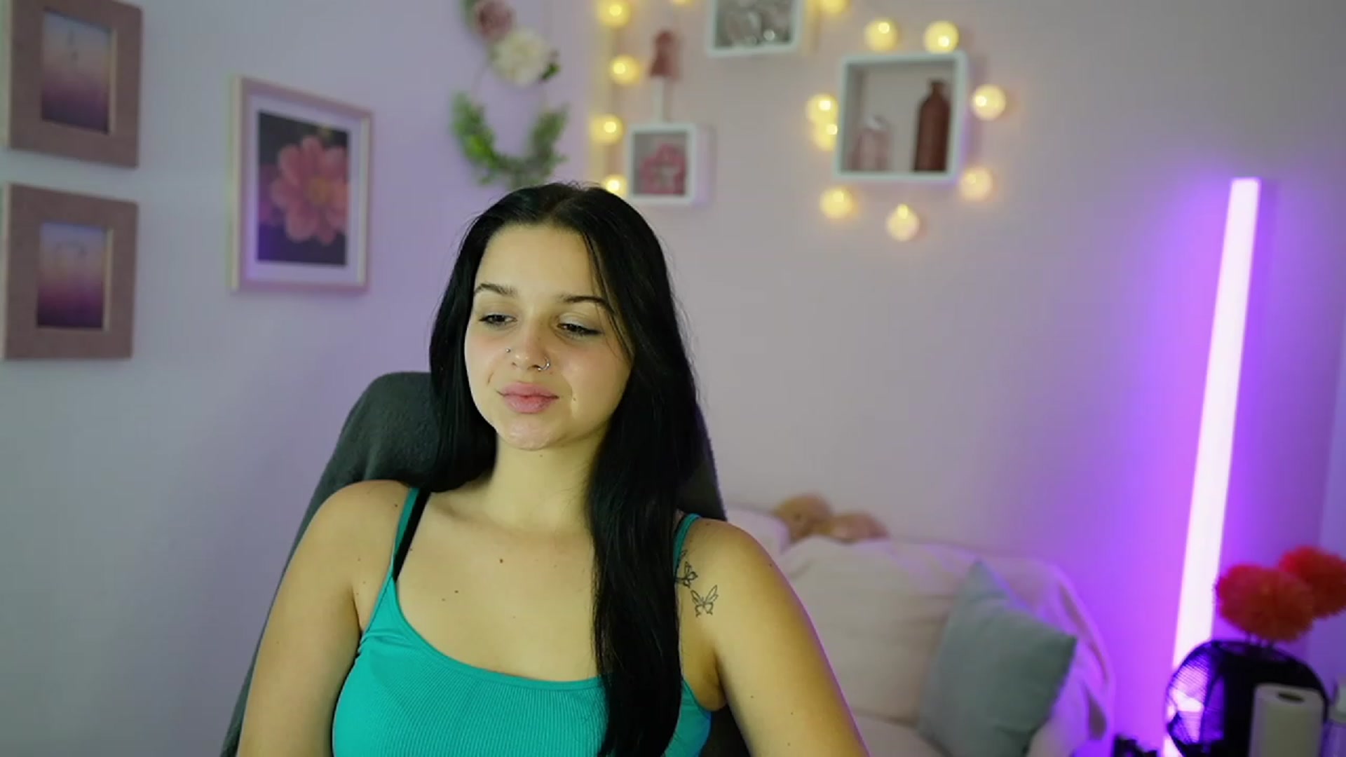 Gallery image thumbnail from Sola_Zola18's myfreecams stream on, 10/21/2023, 20:16 image 9 of 20