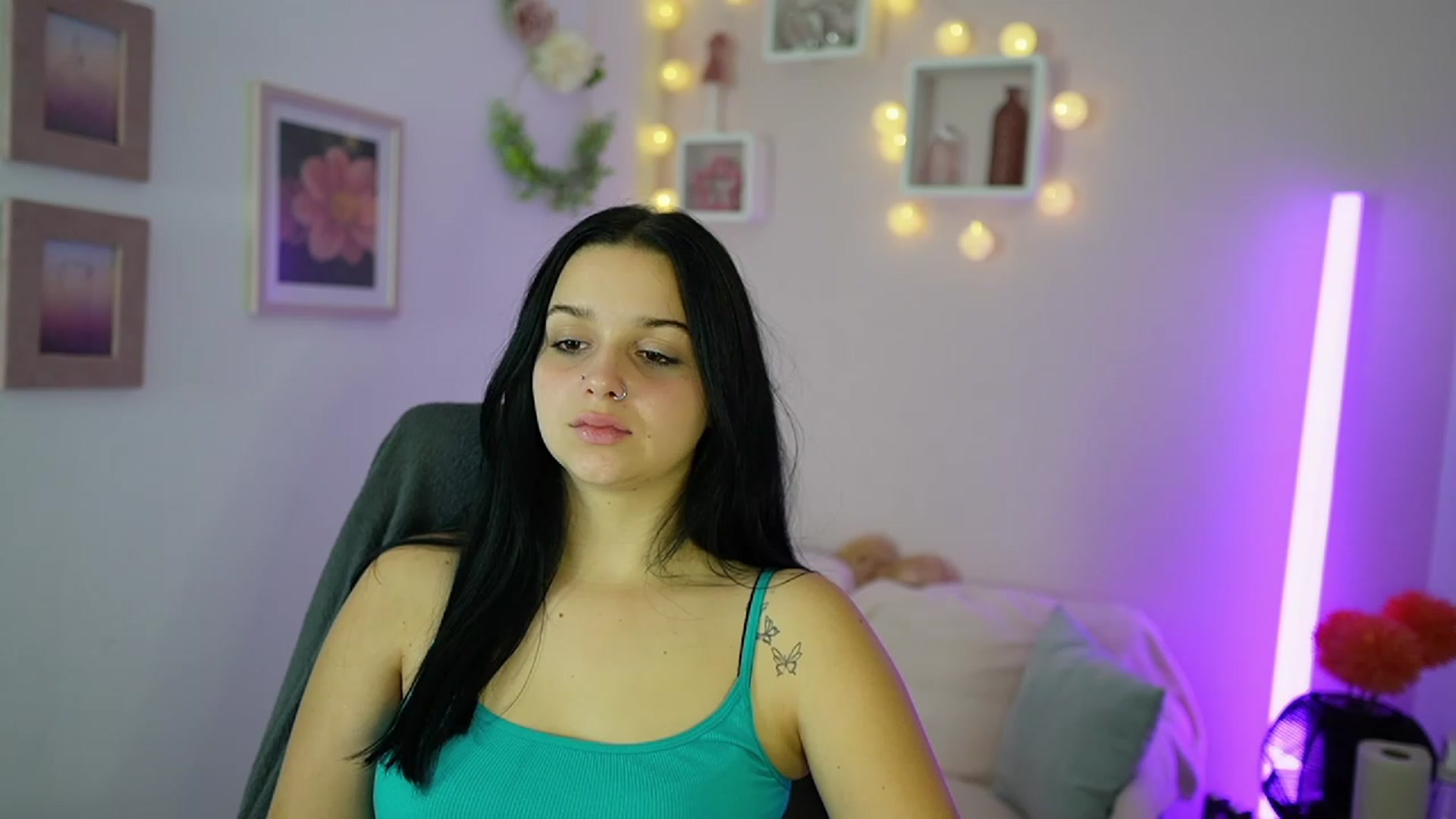 Gallery image thumbnail from Sola_Zola18's myfreecams stream on, 10/21/2023, 20:16 image 4 of 20