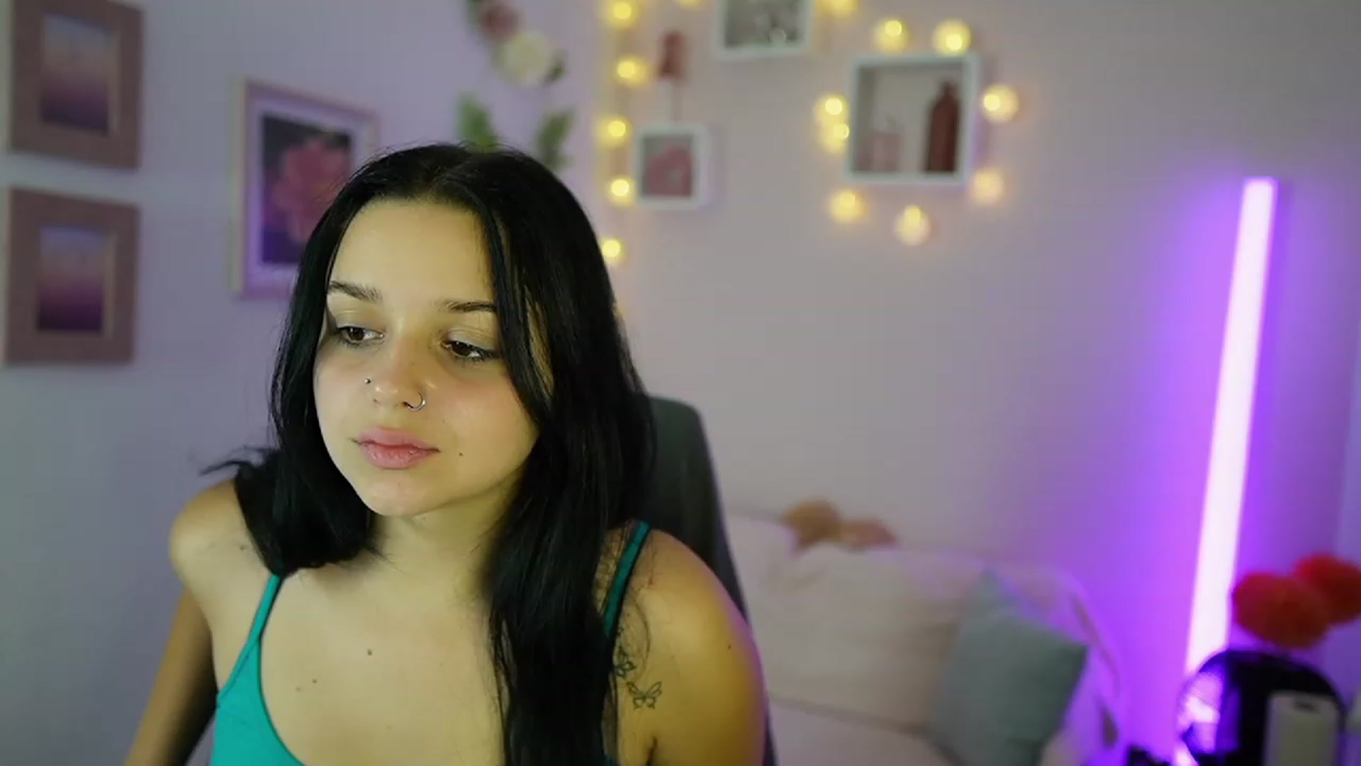 Gallery image thumbnail from Sola_Zola18's myfreecams stream on, 10/21/2023, 22:01 image 11 of 20