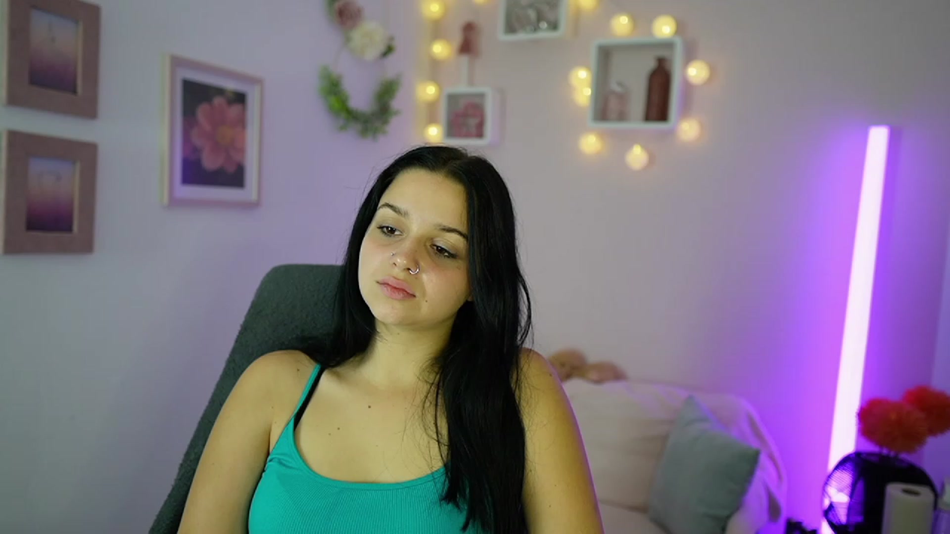 Gallery image thumbnail from Sola_Zola18's myfreecams stream on, 10/21/2023, 22:01 image 18 of 20