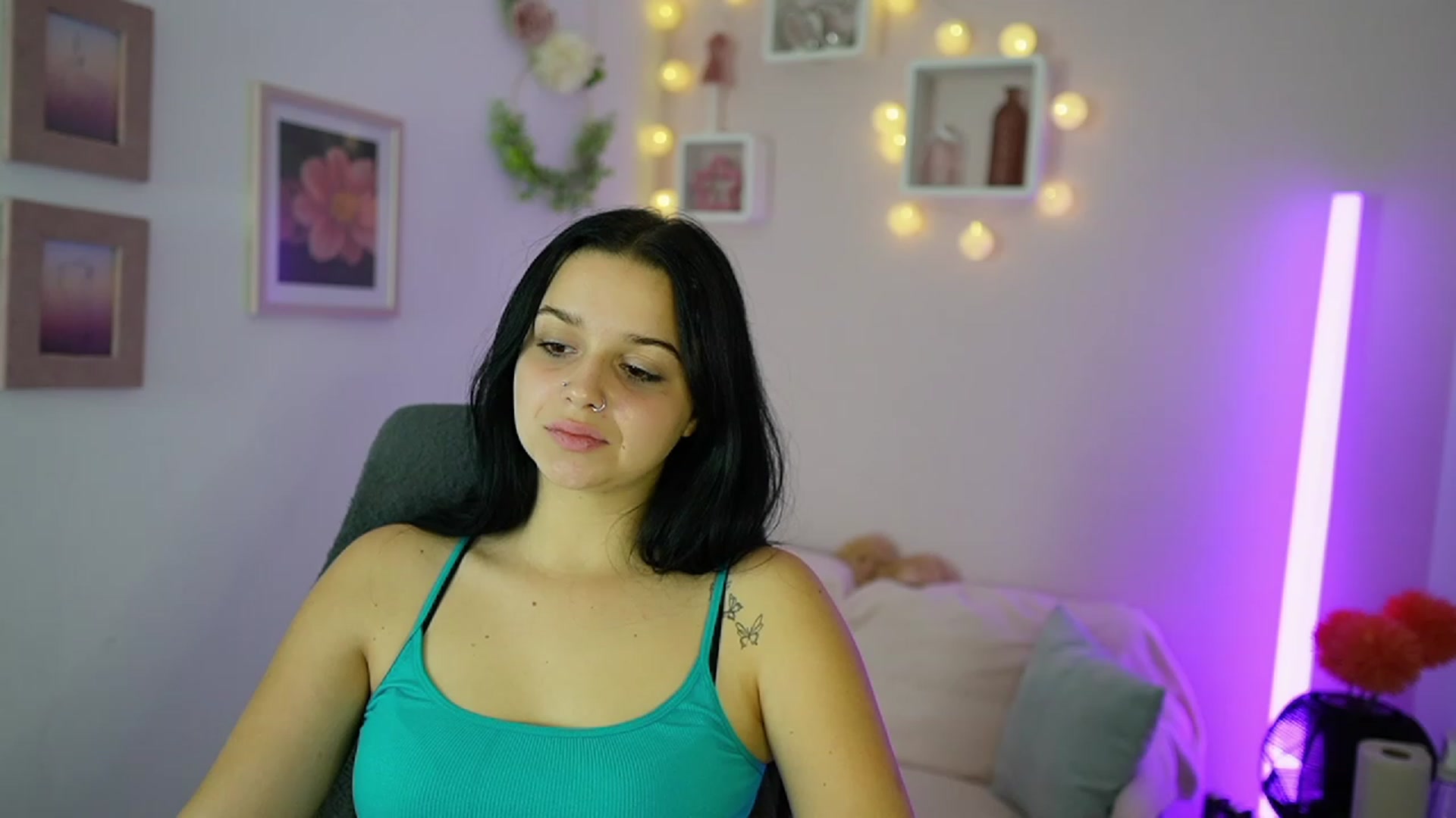 Gallery image thumbnail from Sola_Zola18's myfreecams stream on, 10/21/2023, 22:01 image 3 of 20