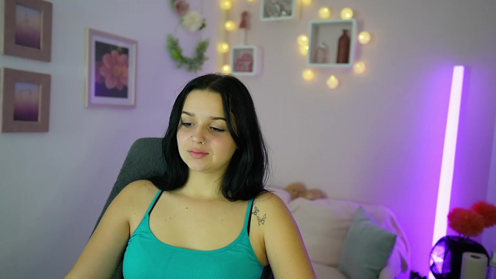 Gallery image thumbnail from Sola_Zola18's myfreecams stream on, 10/21/2023, 22:01 image 5 of 20