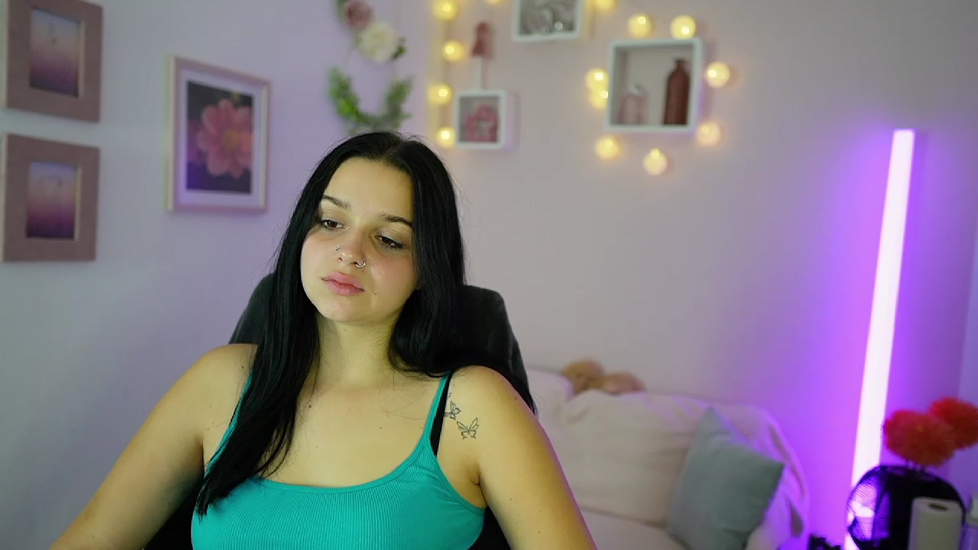 Gallery image thumbnail from Sola_Zola18's myfreecams stream on, 10/21/2023, 22:28 image 20 of 20