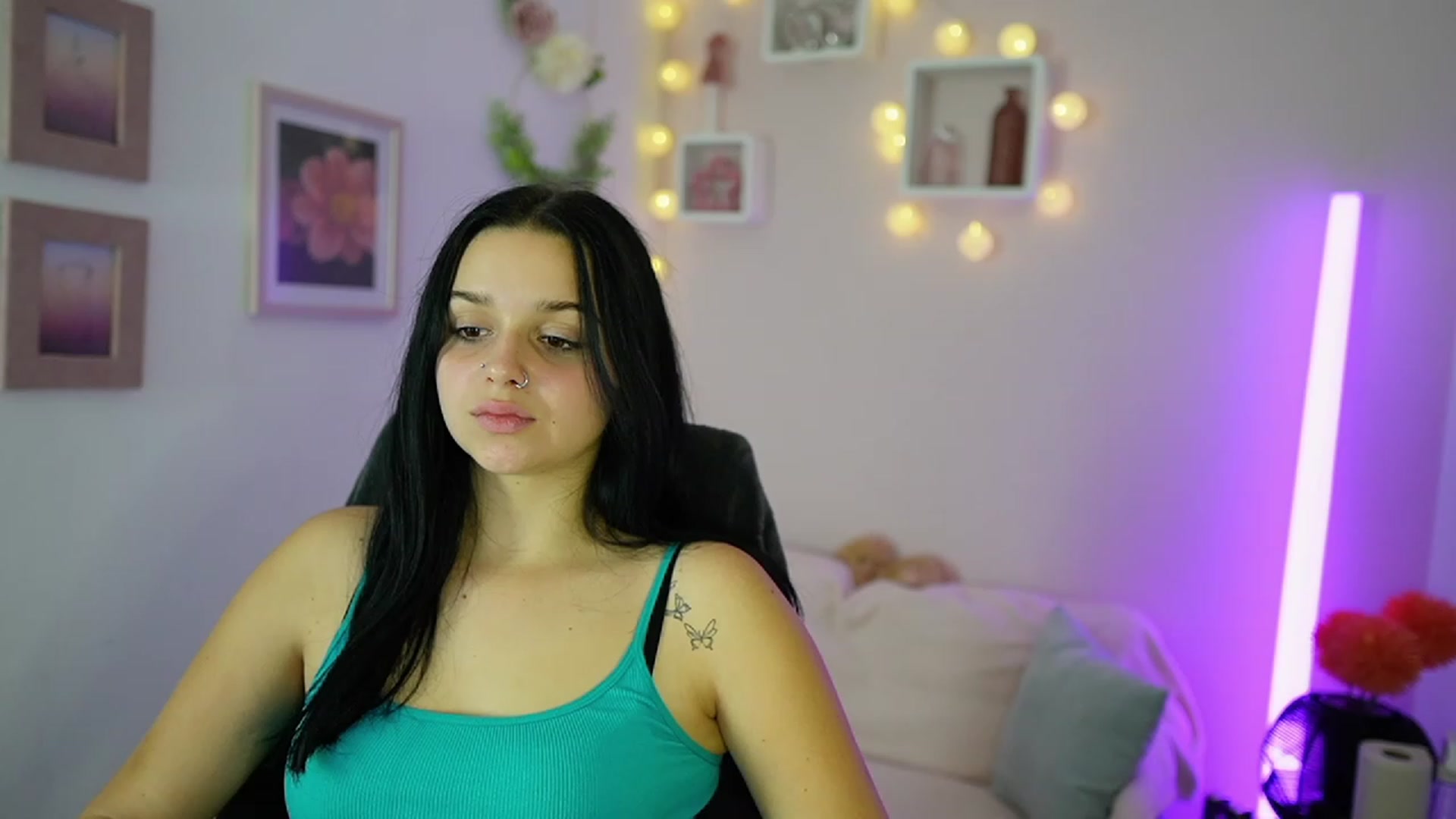 Gallery image thumbnail from Sola_Zola18's myfreecams stream on, 10/21/2023, 22:28 image 19 of 20
