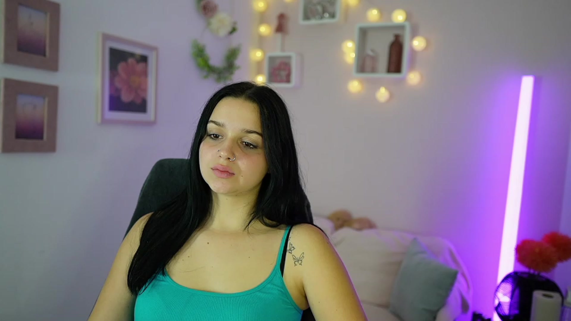 Gallery image thumbnail from Sola_Zola18's myfreecams stream on, 10/21/2023, 22:28 image 8 of 20