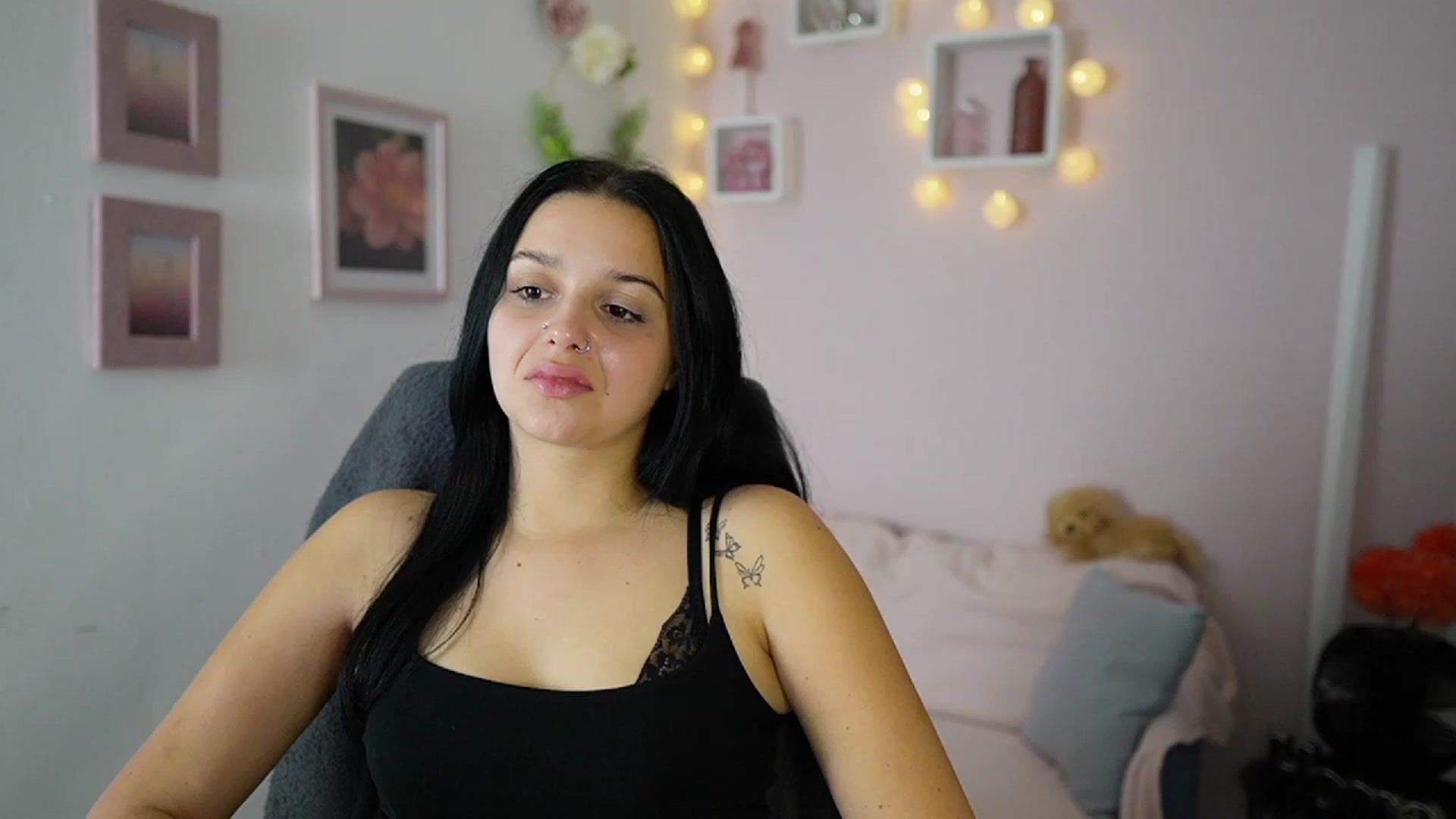 Gallery image thumbnail from Sola_Zola18's myfreecams stream on, 10/23/2023, 21:52 image 18 of 20