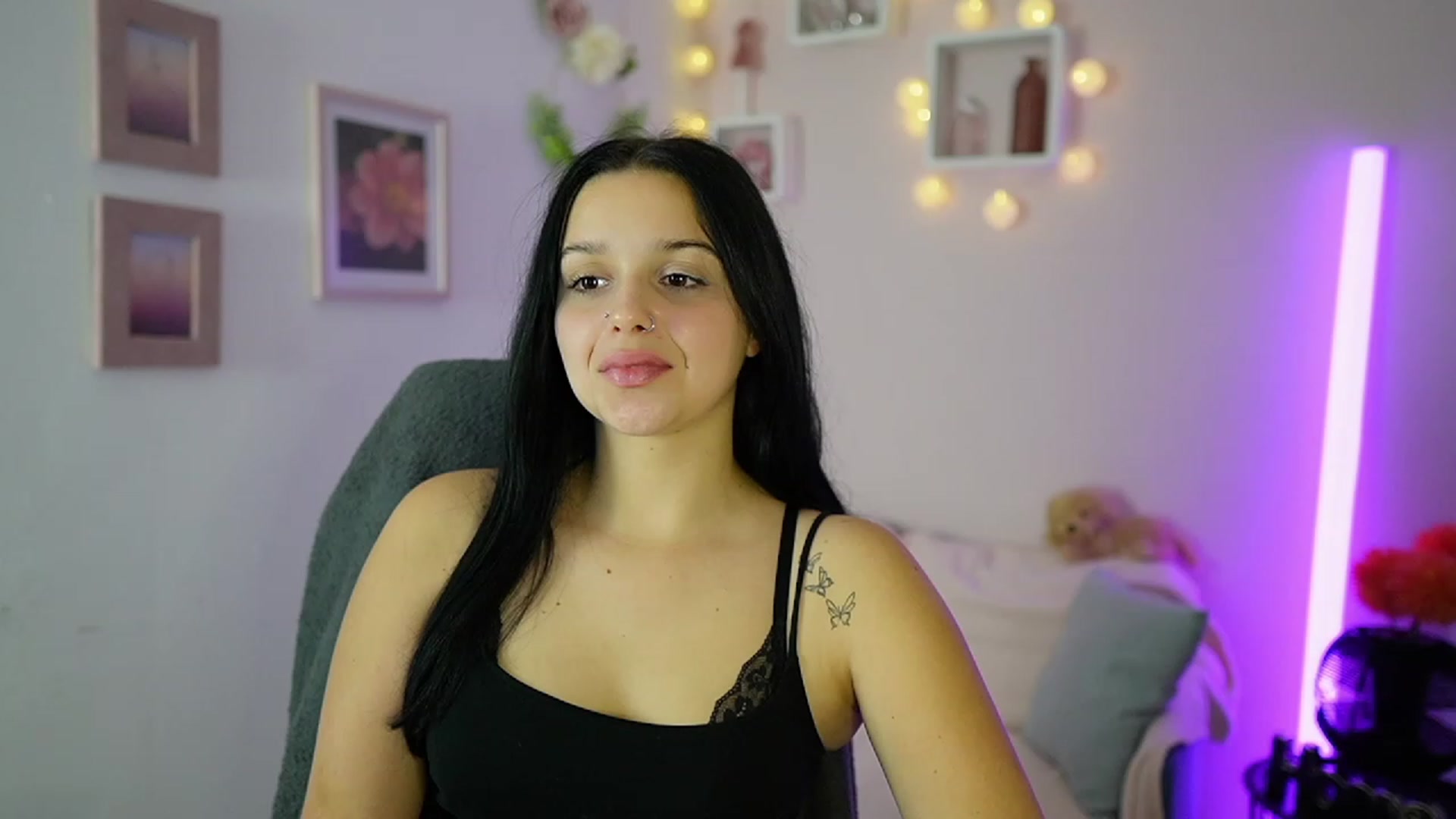 Gallery image thumbnail from Sola_Zola18's myfreecams stream on, 10/23/2023, 21:52 image 3 of 20