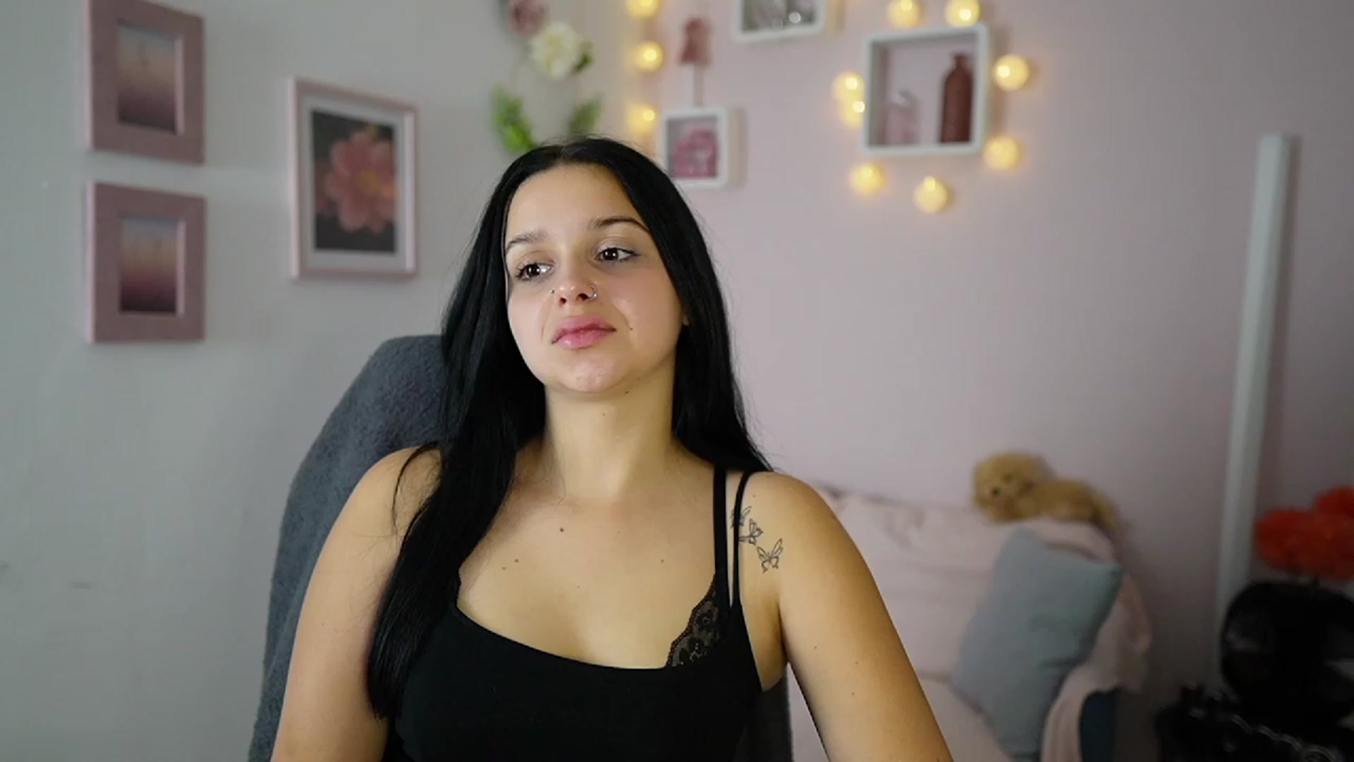 Gallery image thumbnail from Sola_Zola18's myfreecams stream on, 10/23/2023, 21:52 image 12 of 20