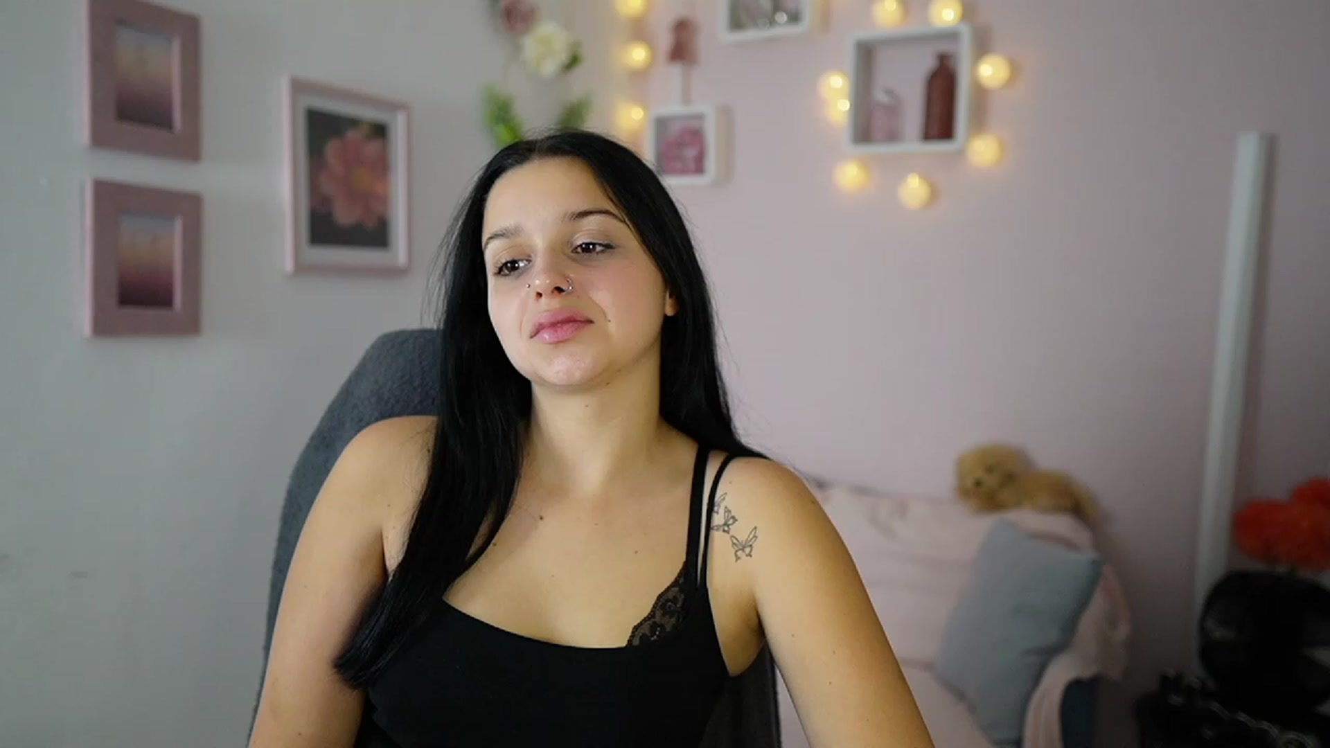 Gallery image thumbnail from Sola_Zola18's myfreecams stream on, 10/23/2023, 21:52 image 10 of 20