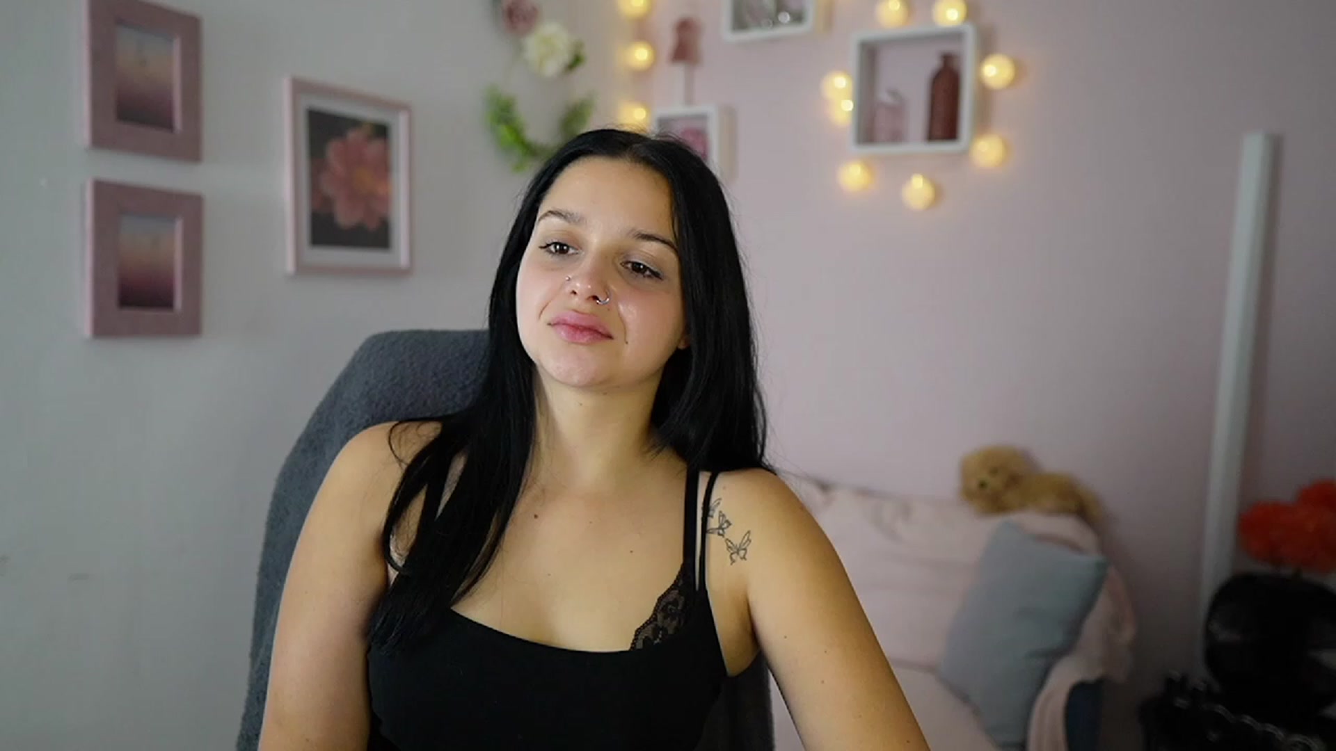Gallery image thumbnail from Sola_Zola18's myfreecams stream on, 10/23/2023, 21:52 image 11 of 20