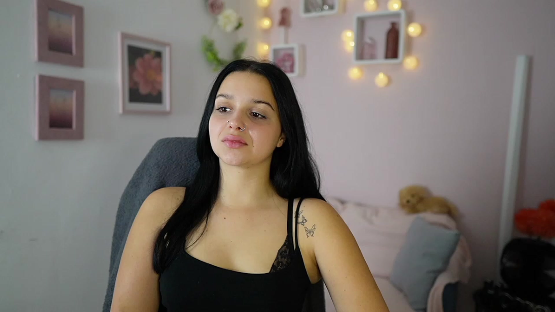 Gallery image thumbnail from Sola_Zola18's myfreecams stream on, 10/23/2023, 21:52 image 16 of 20