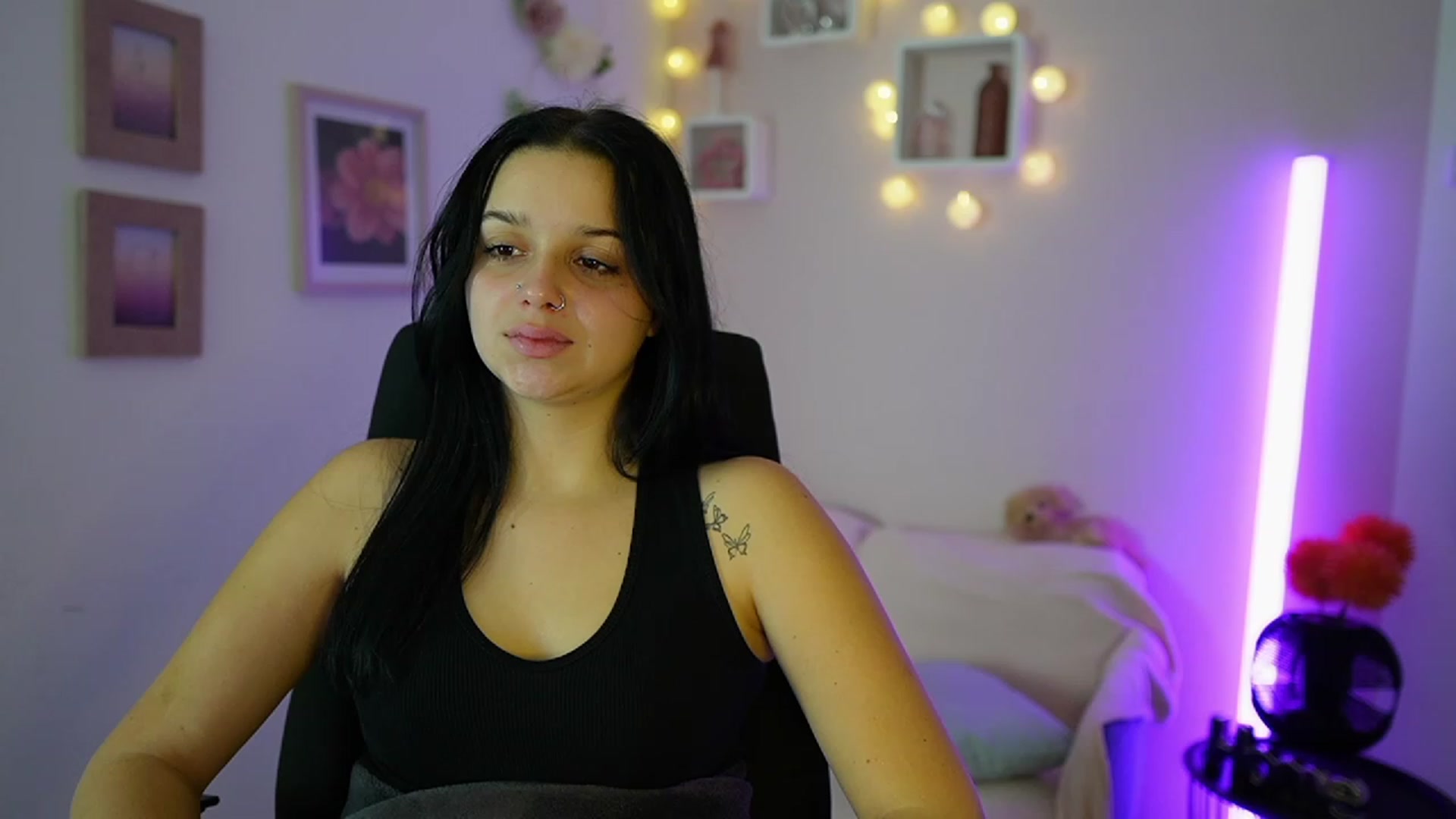 Gallery image thumbnail from Sola_Zola18's myfreecams stream on, 10/25/2023, 19:18 image 11 of 20