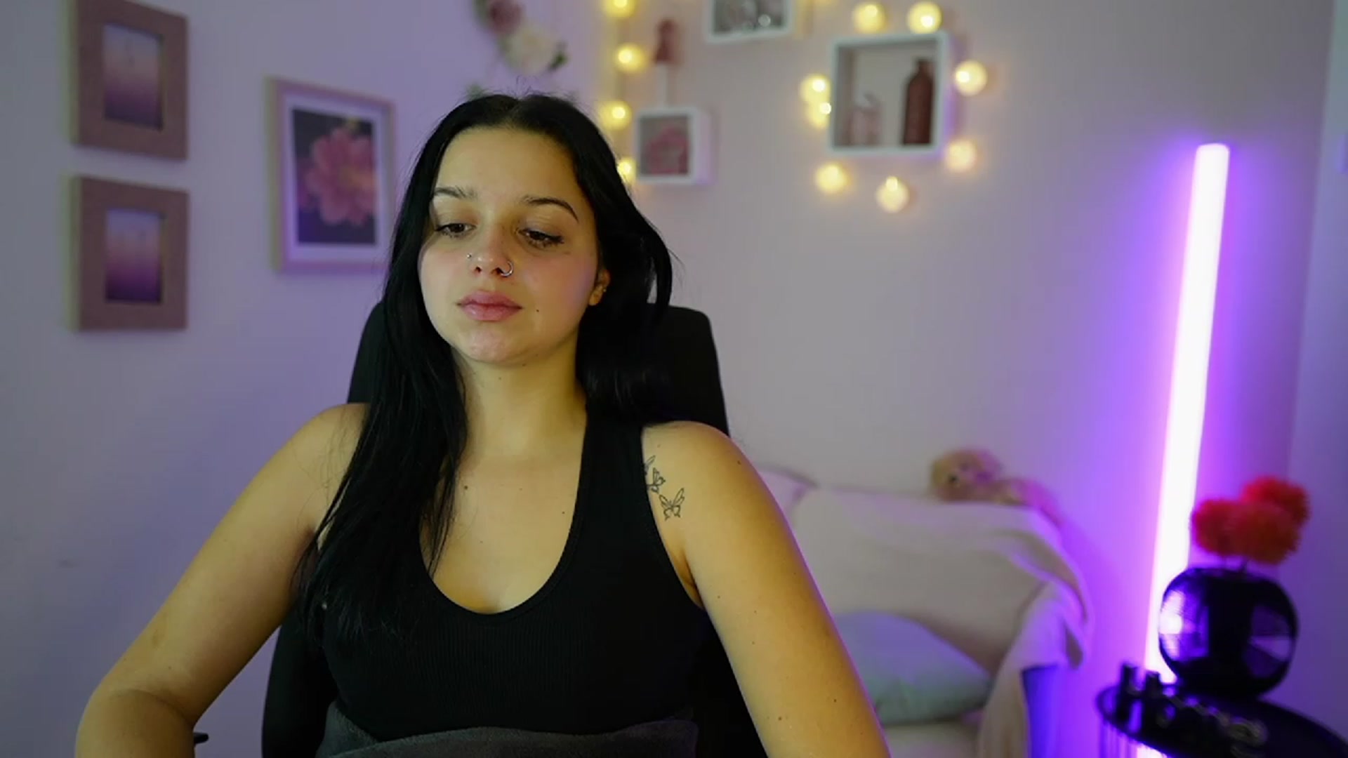 Gallery image thumbnail from Sola_Zola18's myfreecams stream on, 10/25/2023, 19:18 image 14 of 20
