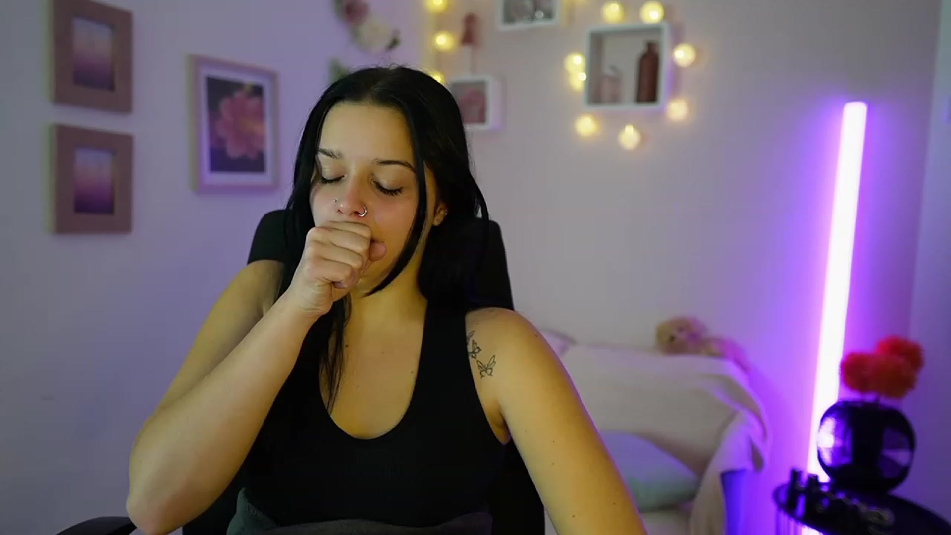 Gallery image thumbnail from Sola_Zola18's myfreecams stream on, 10/25/2023, 19:18 image 15 of 20