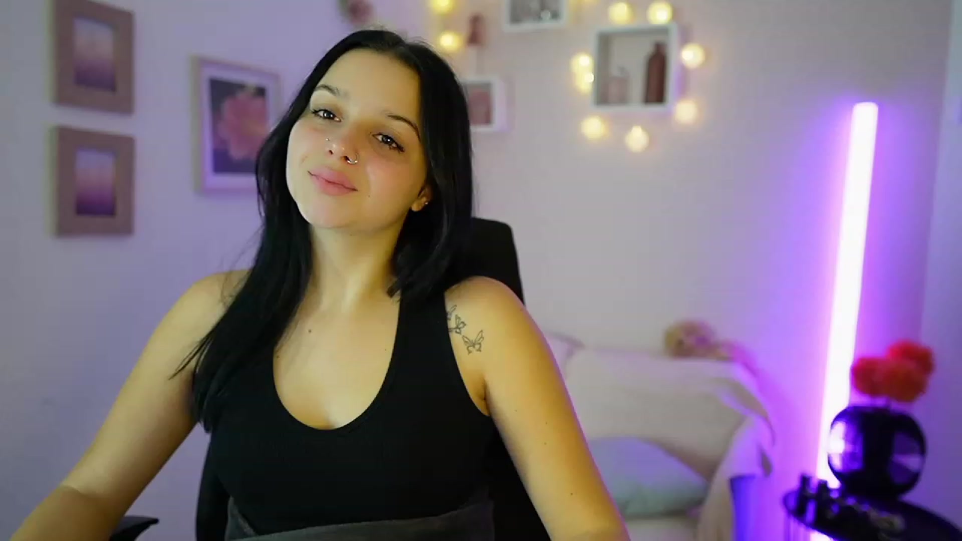 Gallery image thumbnail from Sola_Zola18's myfreecams stream on, 10/25/2023, 19:18 image 7 of 20