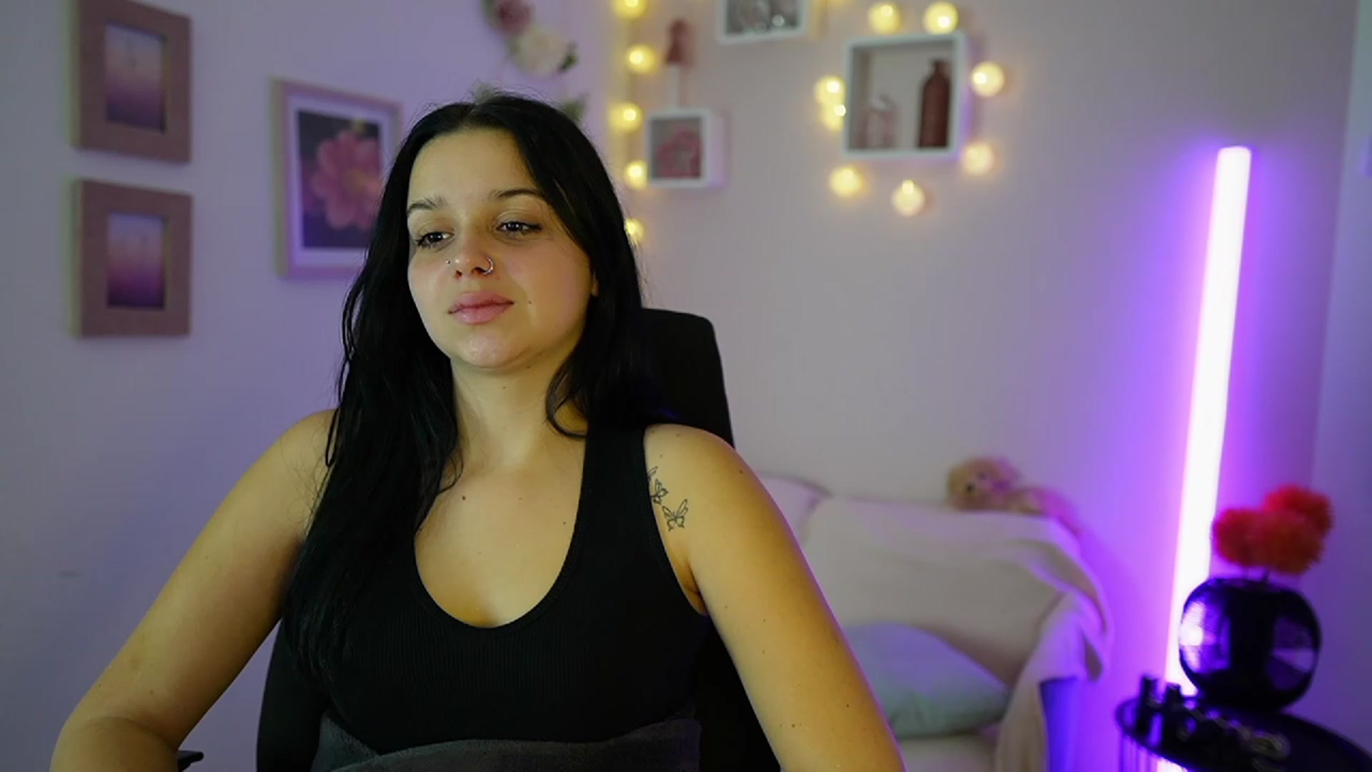 Gallery image thumbnail from Sola_Zola18's myfreecams stream on, 10/25/2023, 19:18 image 13 of 20