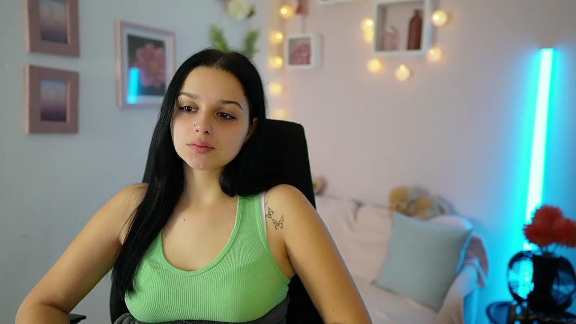 Gallery image thumbnail from Sola_Zola18's myfreecams stream on, 11/03/2023, 22:51 image 20 of 20