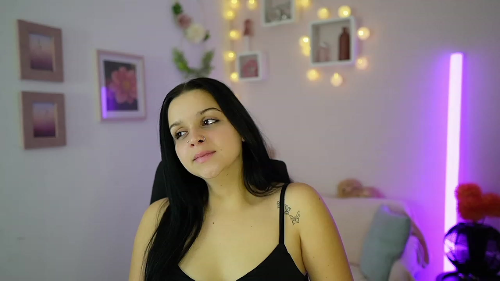 Gallery image thumbnail from Sola_Zola18's myfreecams stream on, 11/08/2023, 20:53 image 18 of 20
