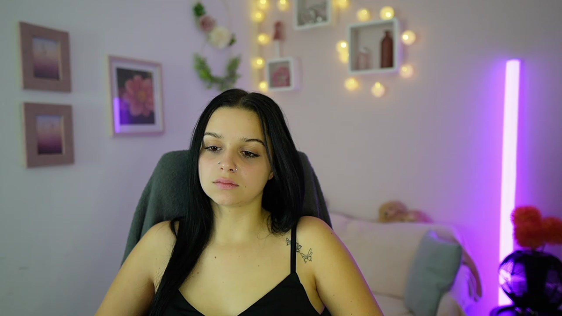 Gallery image thumbnail from Sola_Zola18's myfreecams stream on, 11/08/2023, 22:51 image 20 of 20