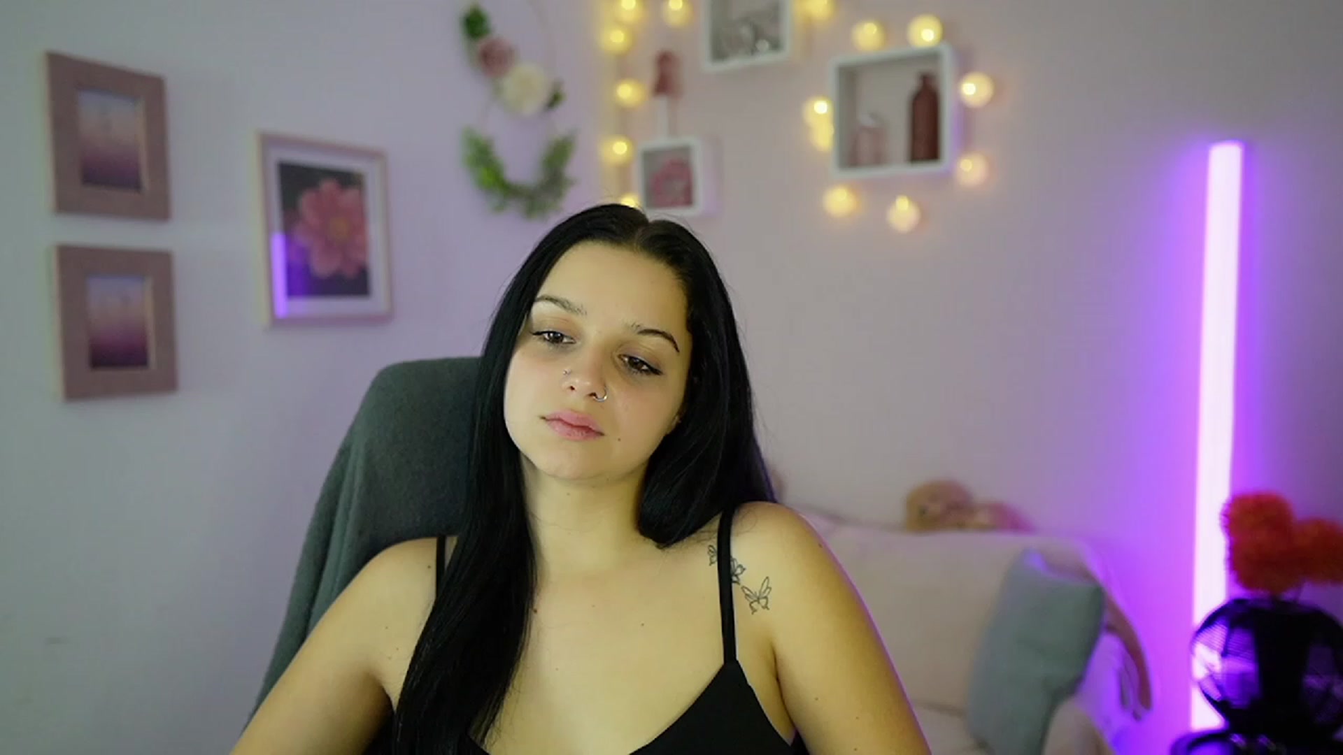 Gallery image thumbnail from Sola_Zola18's myfreecams stream on, 11/08/2023, 22:51 image 13 of 20