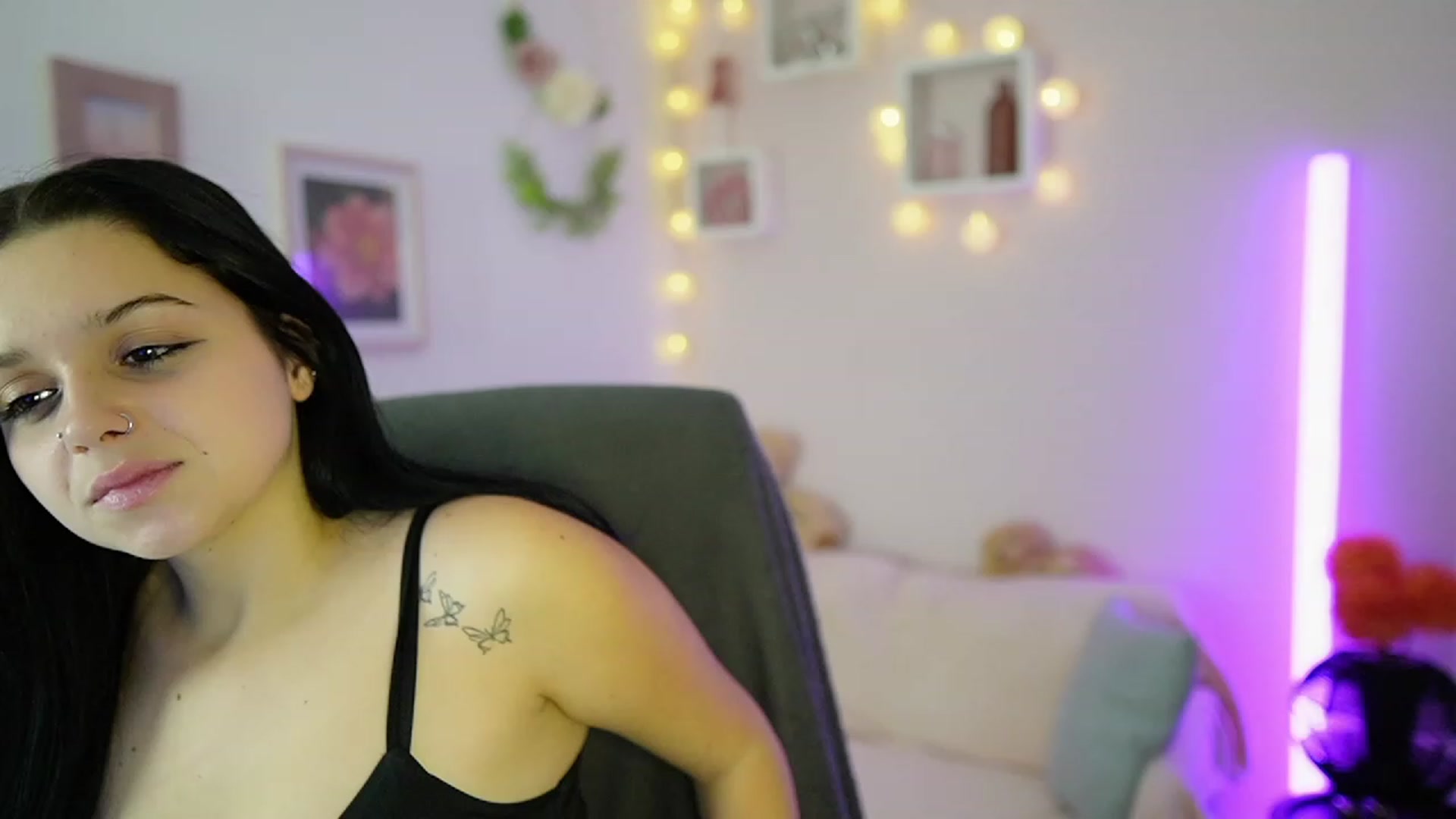 Gallery image thumbnail from Sola_Zola18's myfreecams stream on, 11/08/2023, 22:51 image 7 of 20