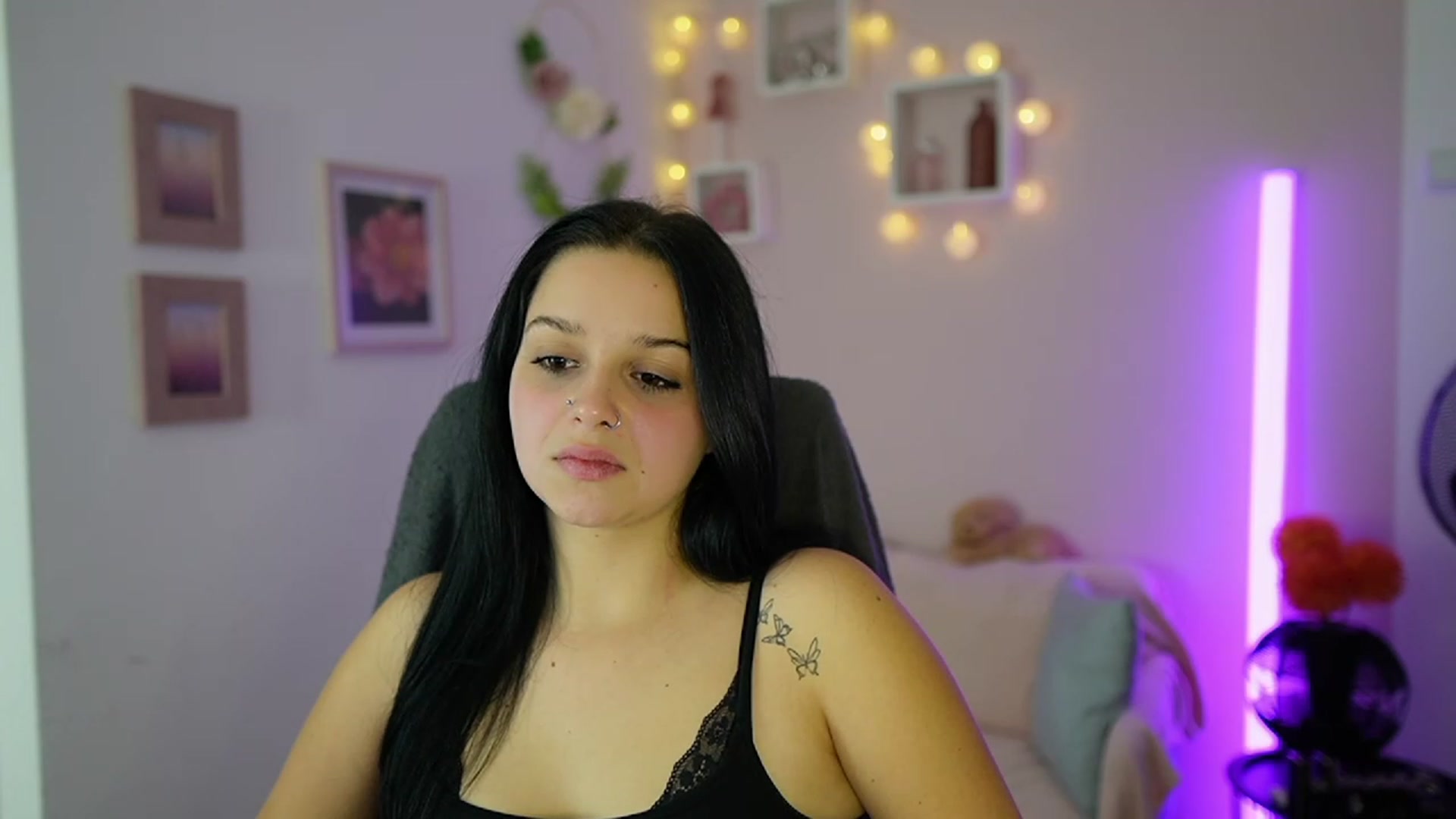 Gallery image thumbnail from Sola_Zola18's myfreecams stream on, 11/09/2023, 19:58 image 14 of 20
