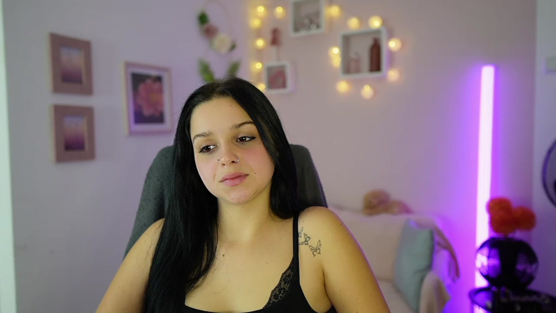 Gallery image thumbnail from Sola_Zola18's myfreecams stream on, 11/09/2023, 19:58 image 16 of 20