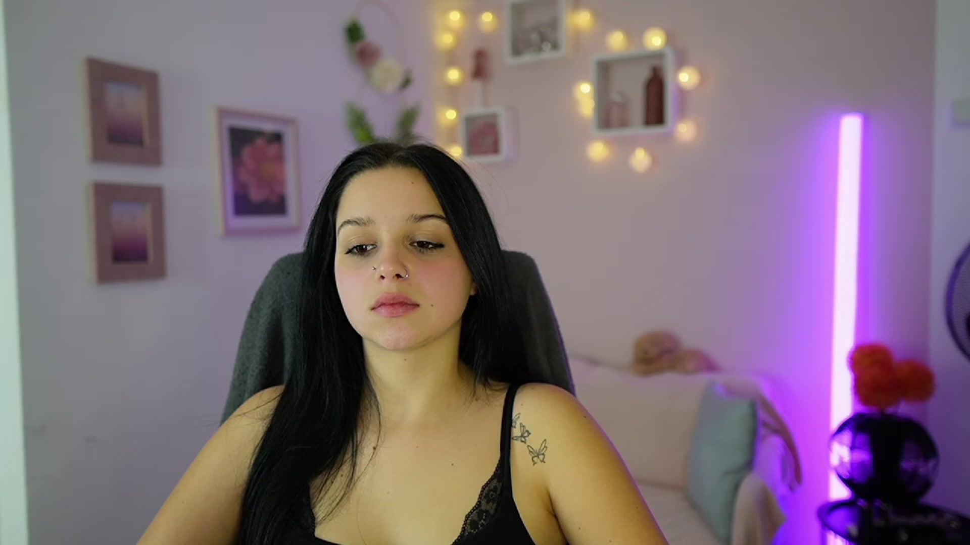 Gallery image thumbnail from Sola_Zola18's myfreecams stream on, 11/09/2023, 19:58 image 12 of 20