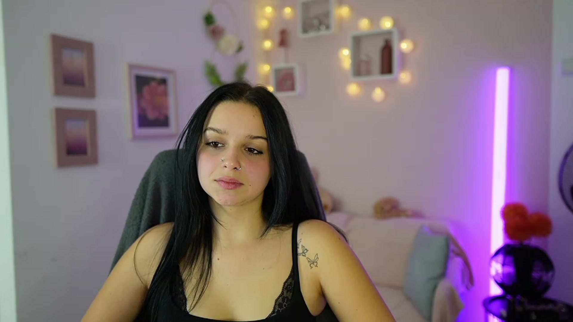 Gallery image thumbnail from Sola_Zola18's myfreecams stream on, 11/09/2023, 19:58 image 2 of 20