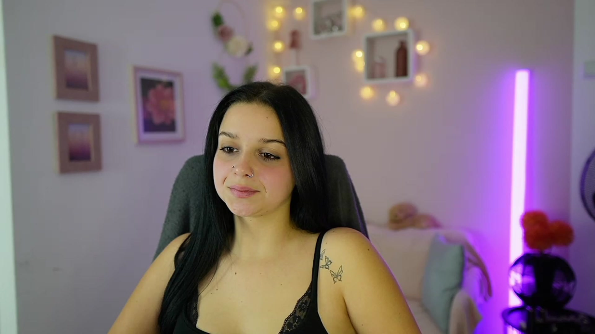 Gallery image thumbnail from Sola_Zola18's myfreecams stream on, 11/09/2023, 19:58 image 18 of 20