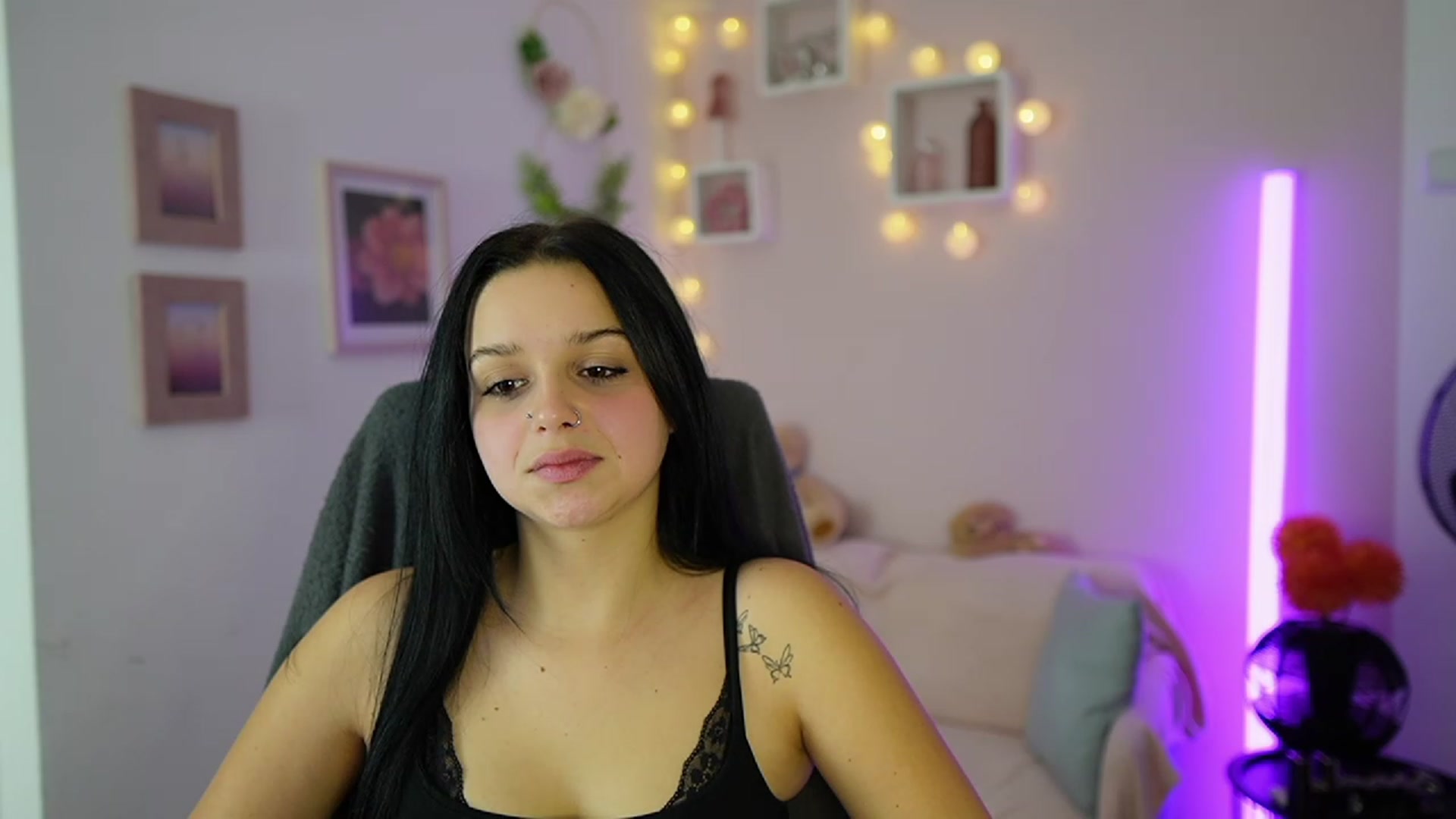 Gallery image thumbnail from Sola_Zola18's myfreecams stream on, 11/09/2023, 19:58 image 4 of 20