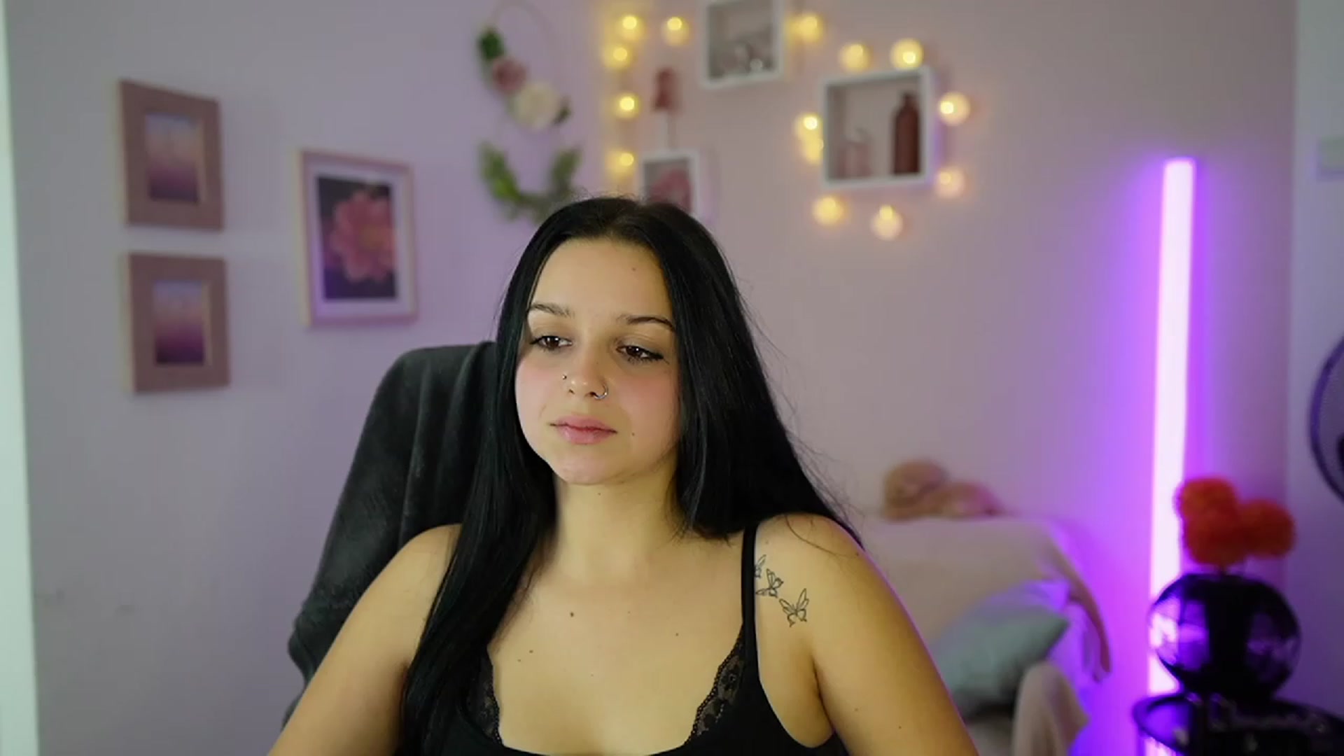 Gallery image thumbnail from Sola_Zola18's myfreecams stream on, 11/09/2023, 21:08 image 15 of 20