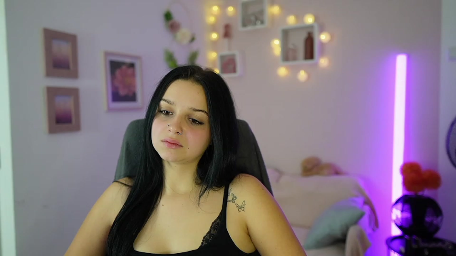 Gallery image thumbnail from Sola_Zola18's myfreecams stream on, 11/09/2023, 23:01 image 18 of 20