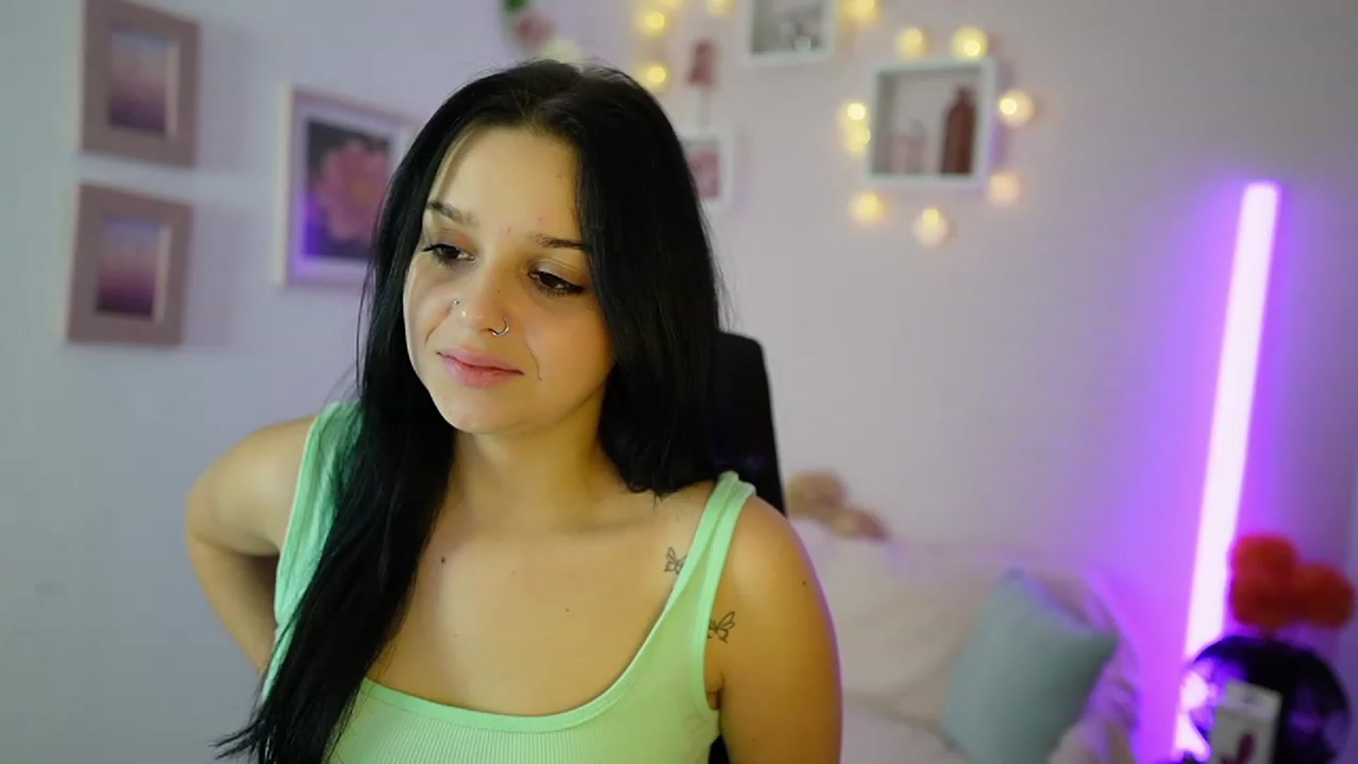 Gallery image thumbnail from Sola_Zola18's myfreecams stream on, 11/17/2023, 22:16 image 10 of 20