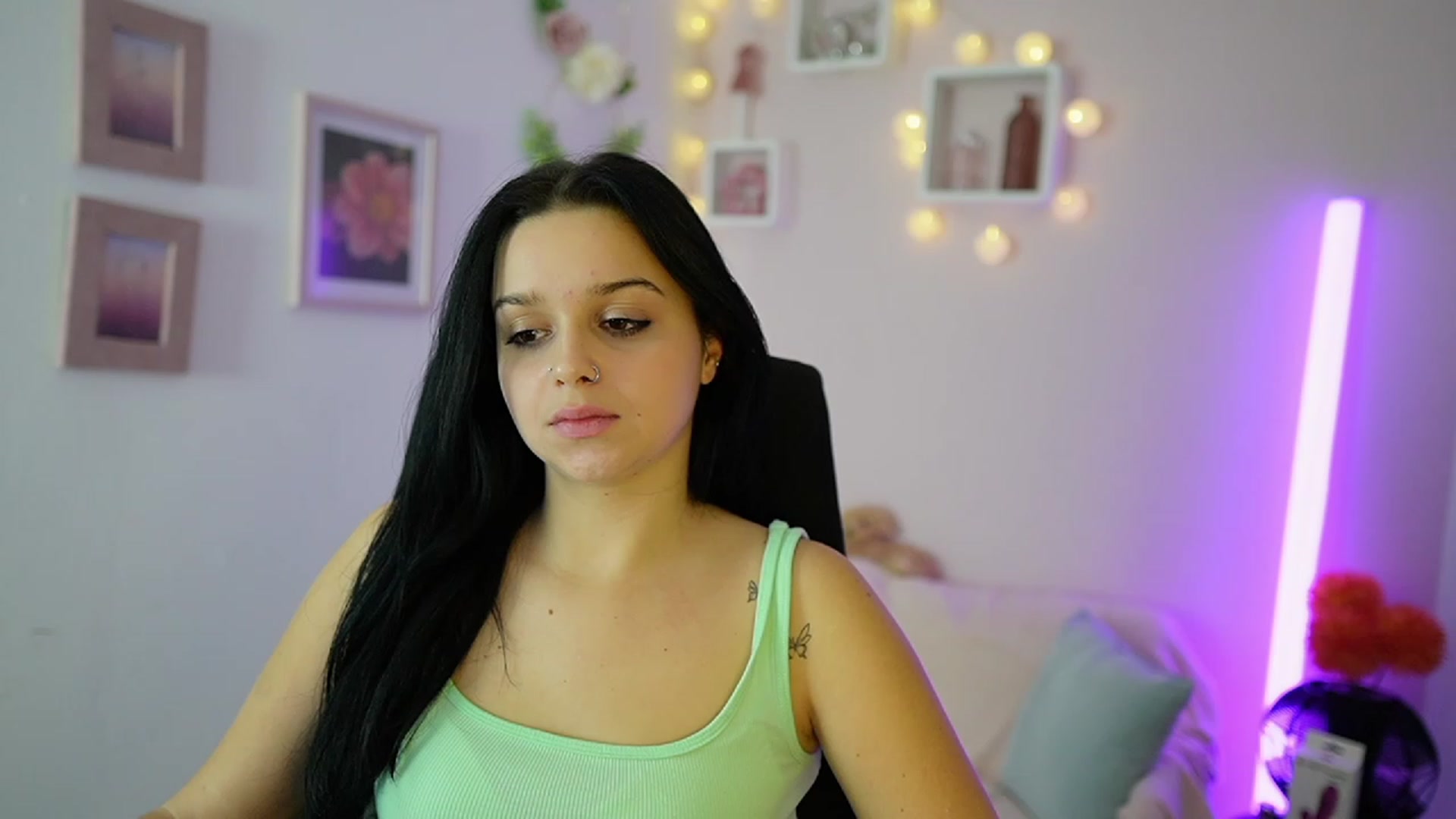 Gallery image thumbnail from Sola_Zola18's myfreecams stream on, 11/17/2023, 23:31 image 12 of 20